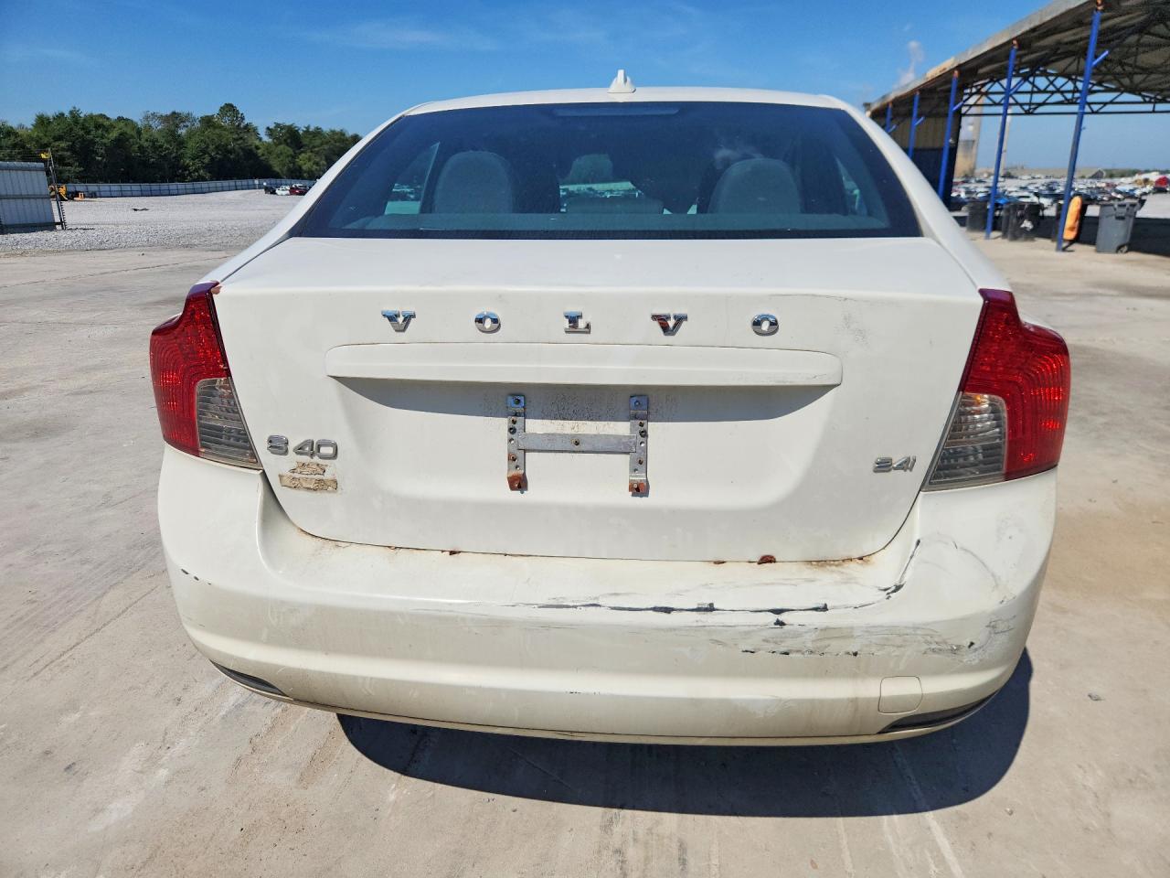 2010 Volvo S40 2.4i White vin: YV1382MS2A2488980