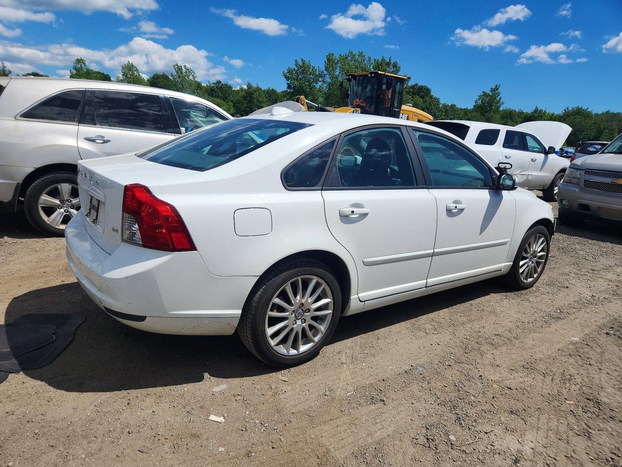 2010 Volvo S40 2.4i White vin: YV1382MS2A2496125