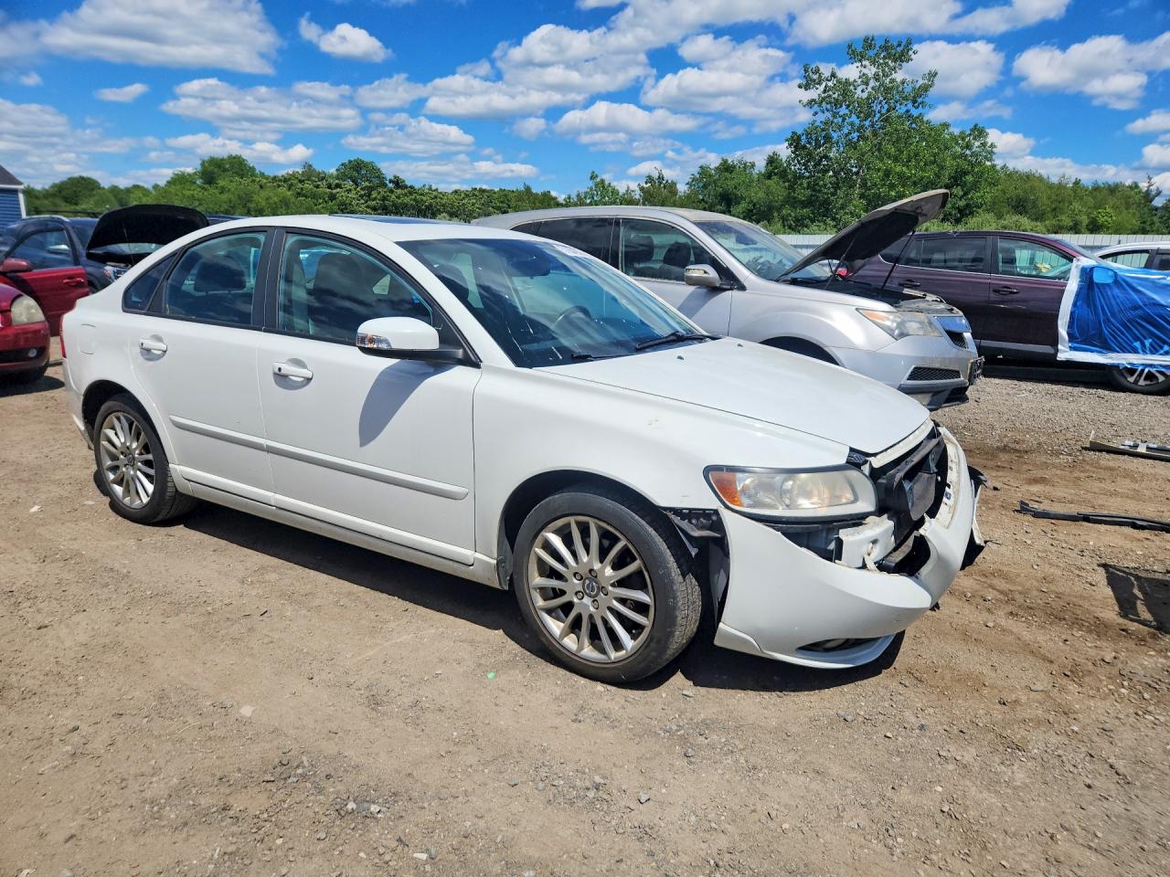 2010 Volvo S40 2.4i White vin: YV1382MS2A2496125
