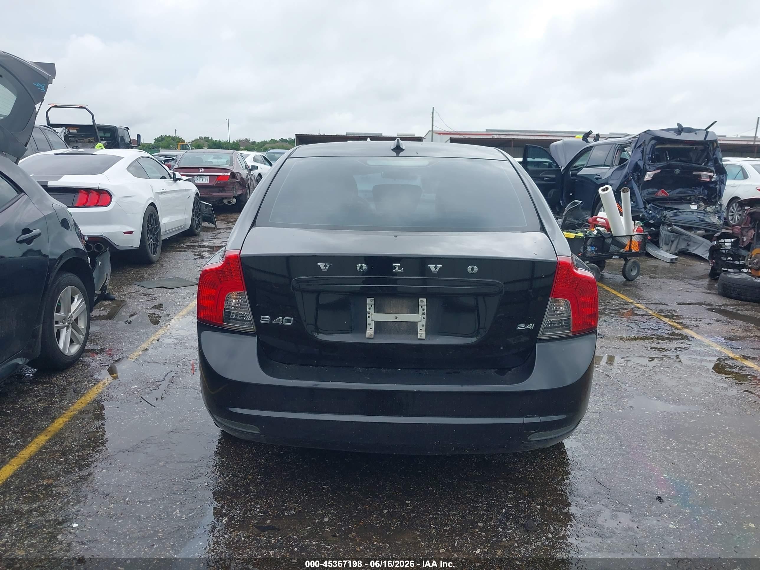 2010 Volvo S40 2.4i Black vin: YV1382MS3A2490673