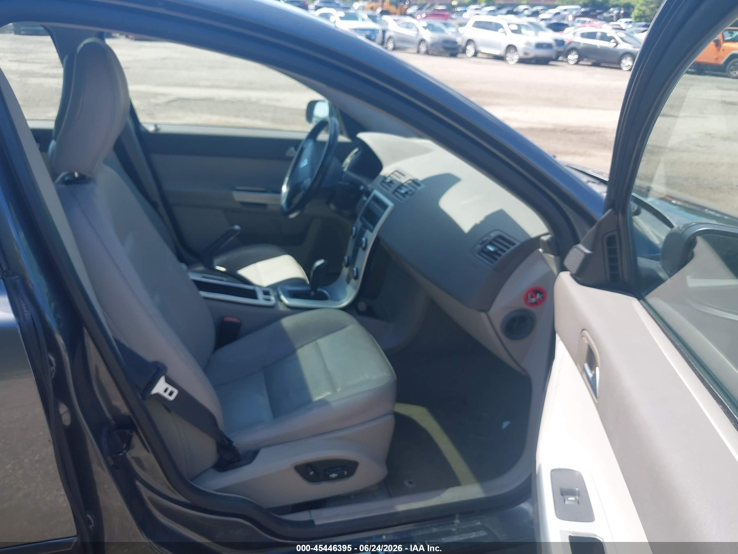 2010 Volvo S40 2.4i Blue vin: YV1382MS5A2501852