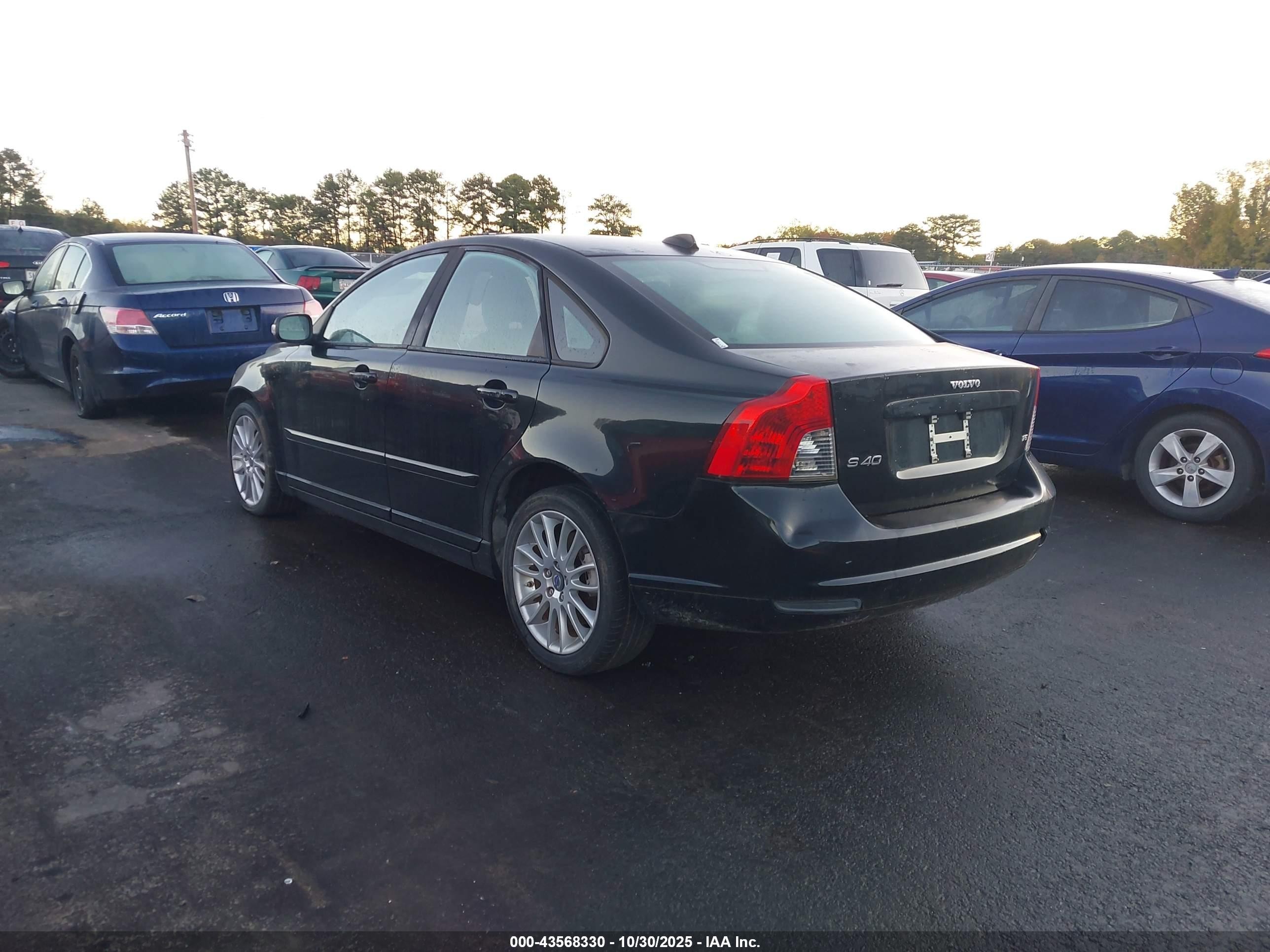 2010 Volvo S40 2.4i Black vin: YV1382MS5A2502225