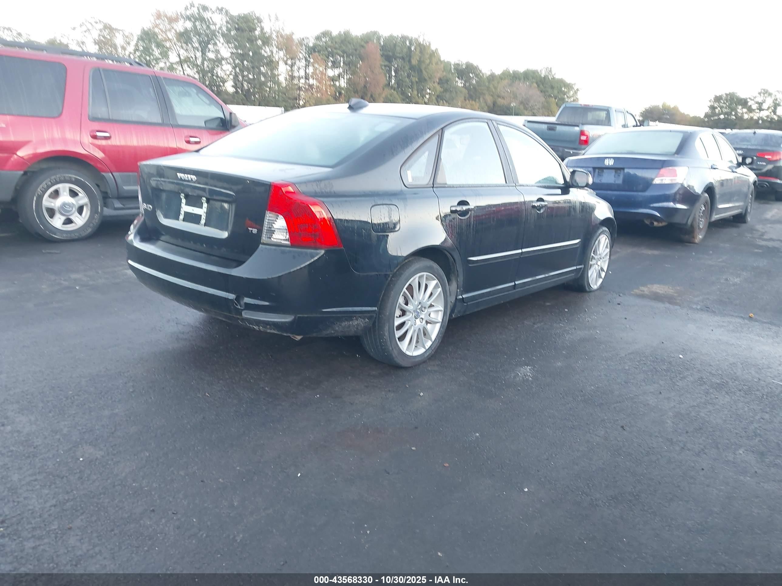 2010 Volvo S40 2.4i Black vin: YV1382MS5A2502225