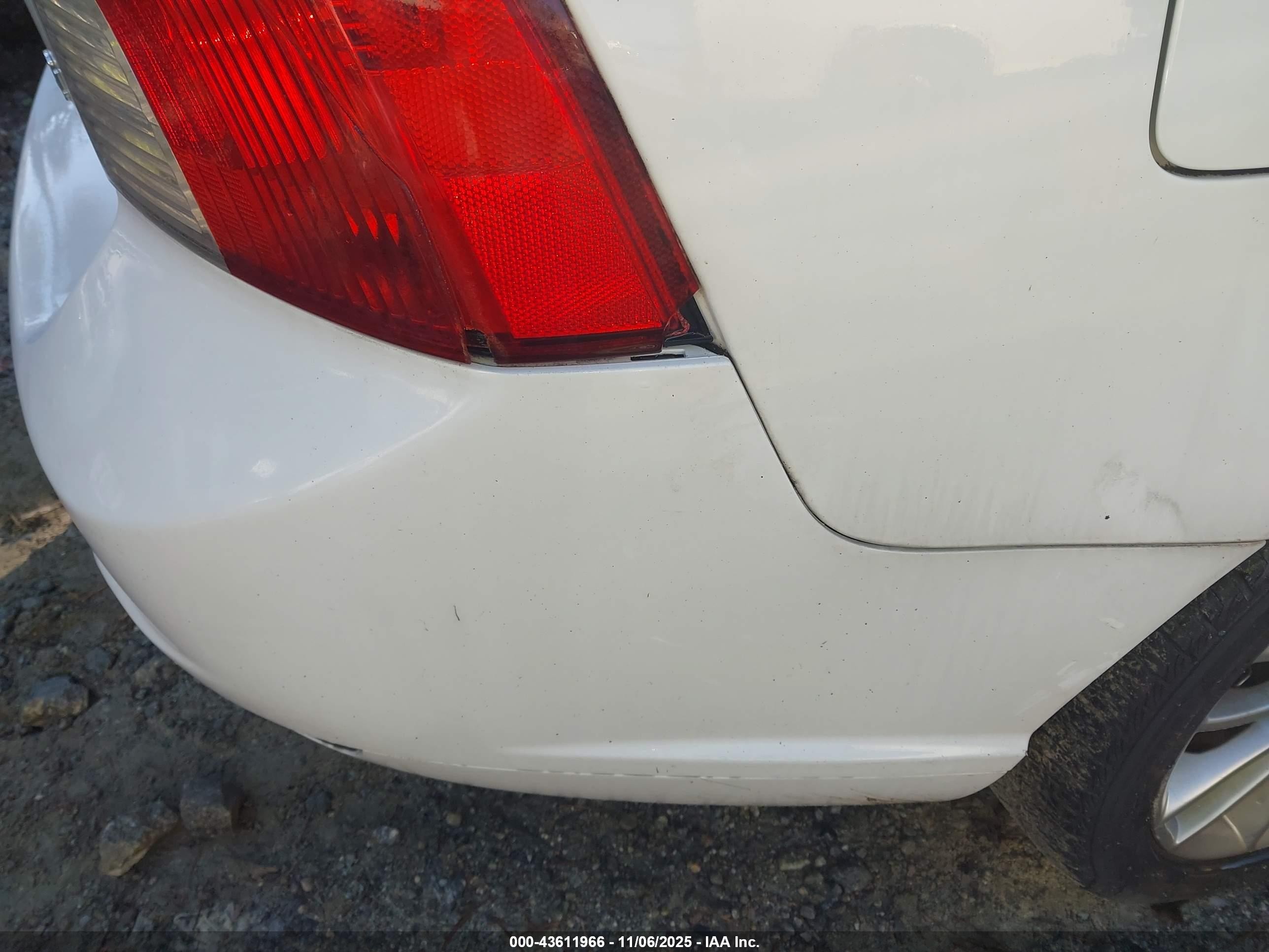 2010 Volvo S40 2.4i White vin: YV1382MS6A2490215
