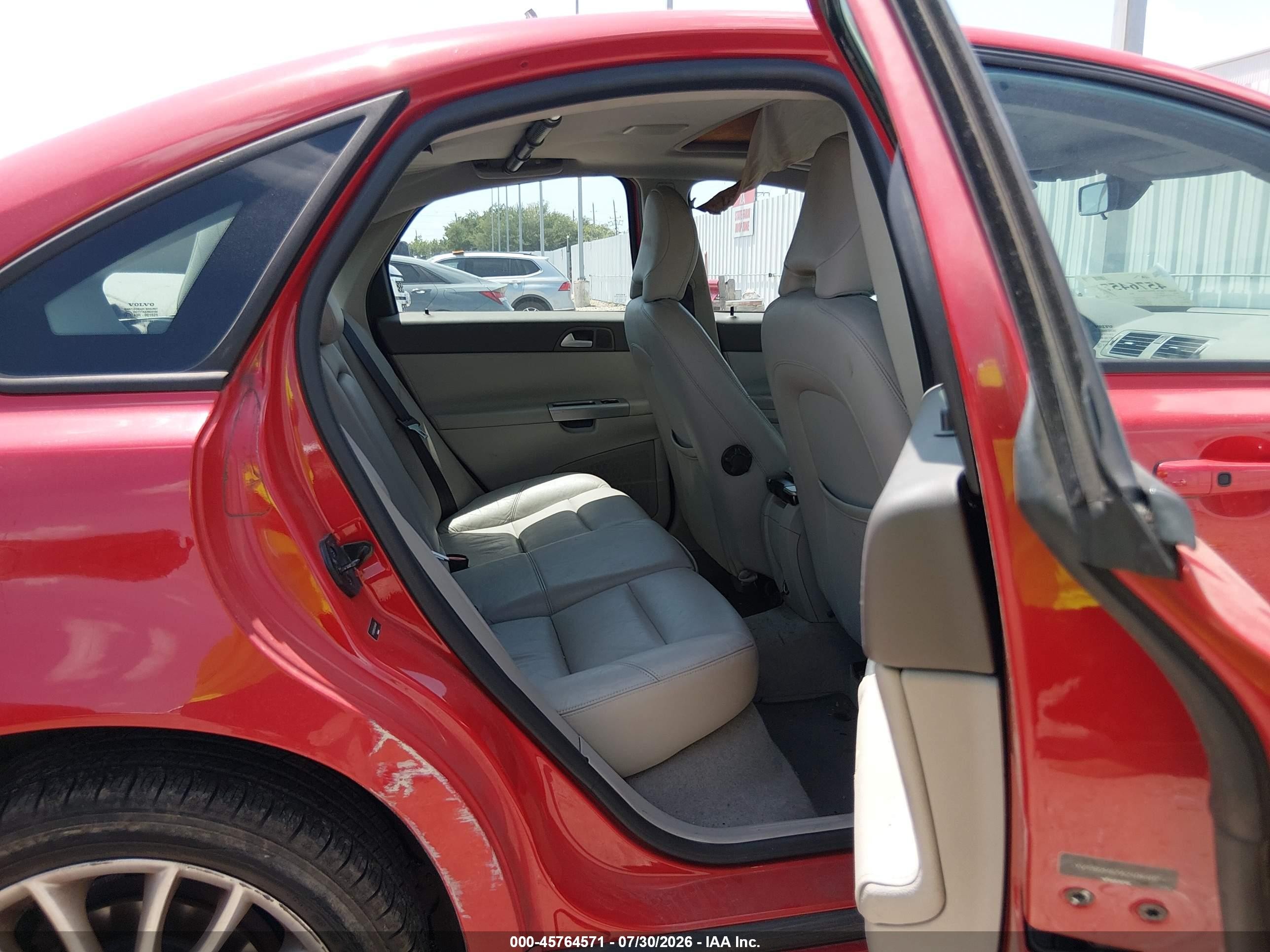 2010 Volvo S40 2.4i Red vin: YV1382MS7A2494497
