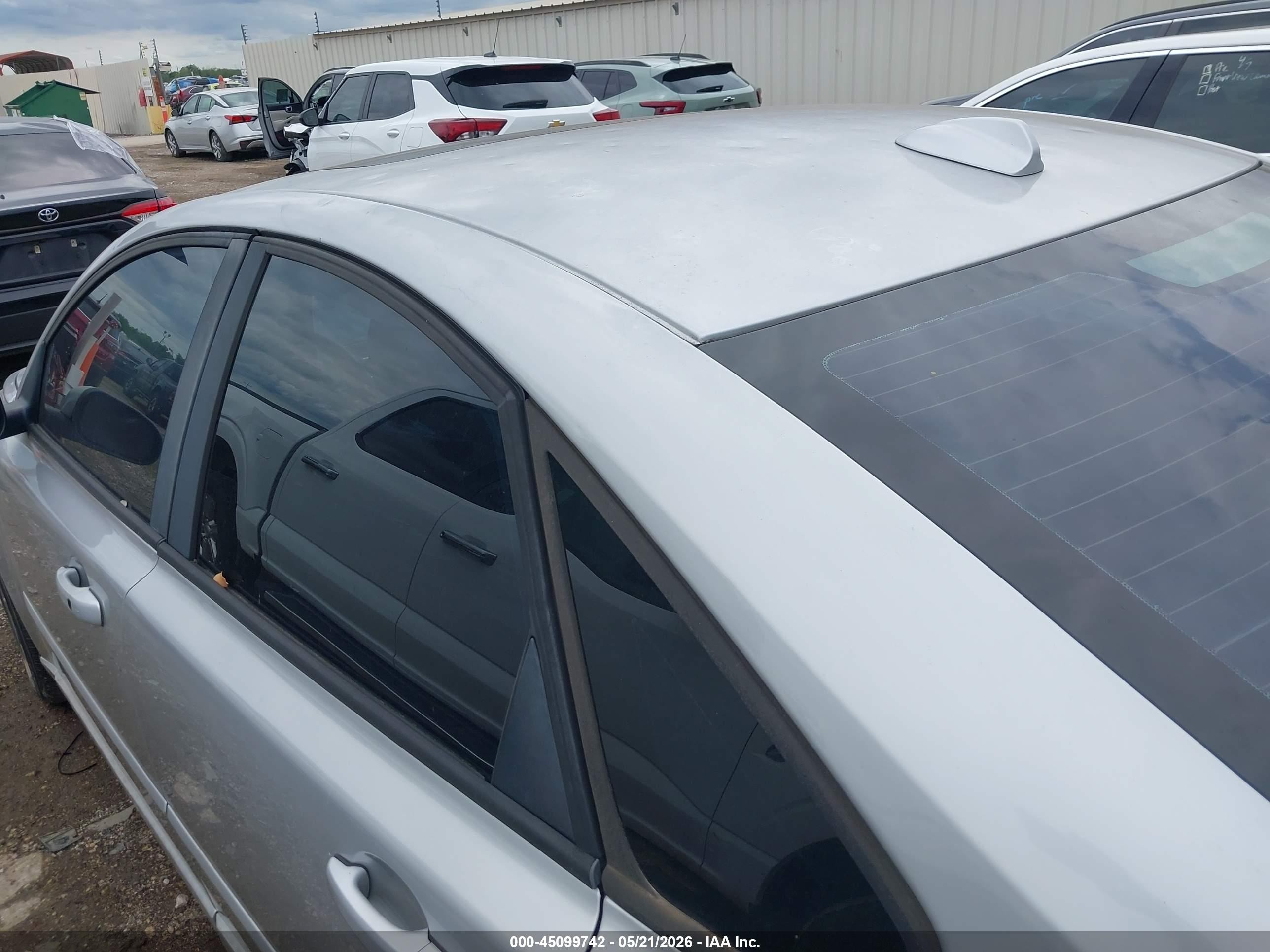 2010 Volvo S40 2.4i Silver vin: YV1382MS7A2501240
