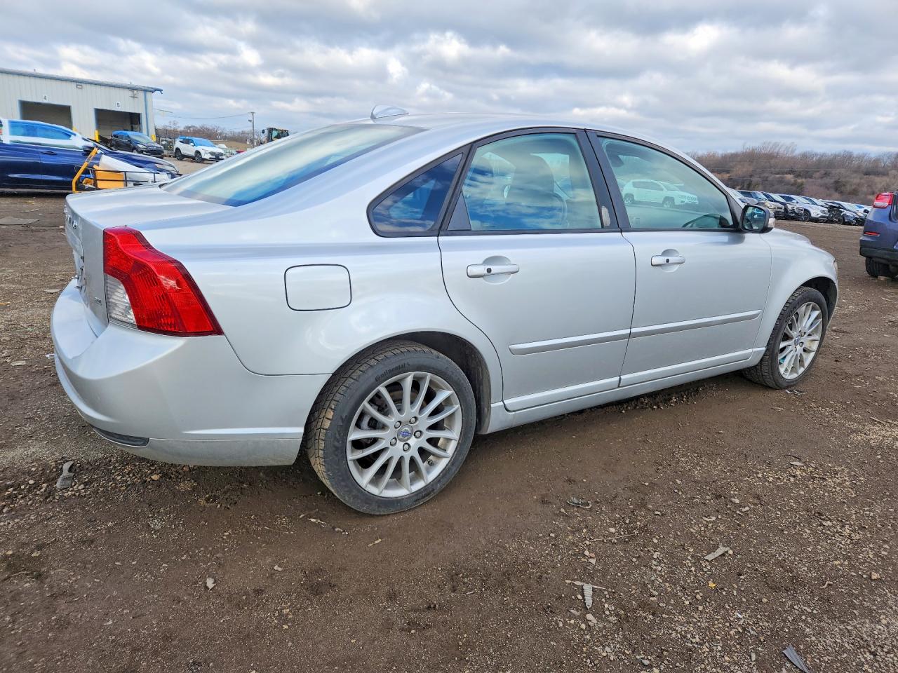 2010 Volvo S40 2.4i Silver vin: YV1382MS9A2494436