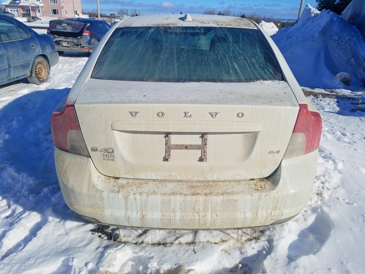 2010 Volvo S40 2.4i Белый vin: YV1382MSXA2485633
