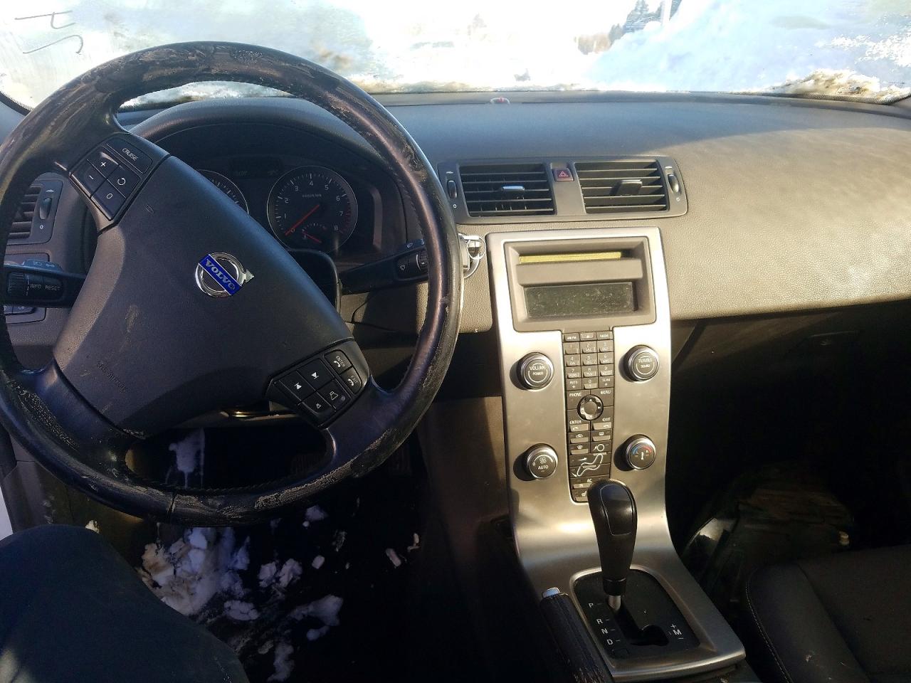 2010 Volvo S40 2.4i Белый vin: YV1382MSXA2485633