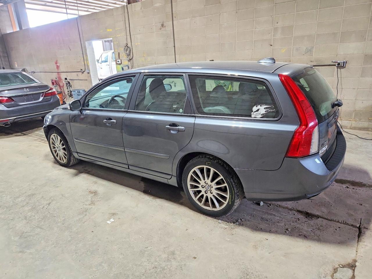 2010 Volvo V50 2.4i Gray vin: YV1382MW3A2533962