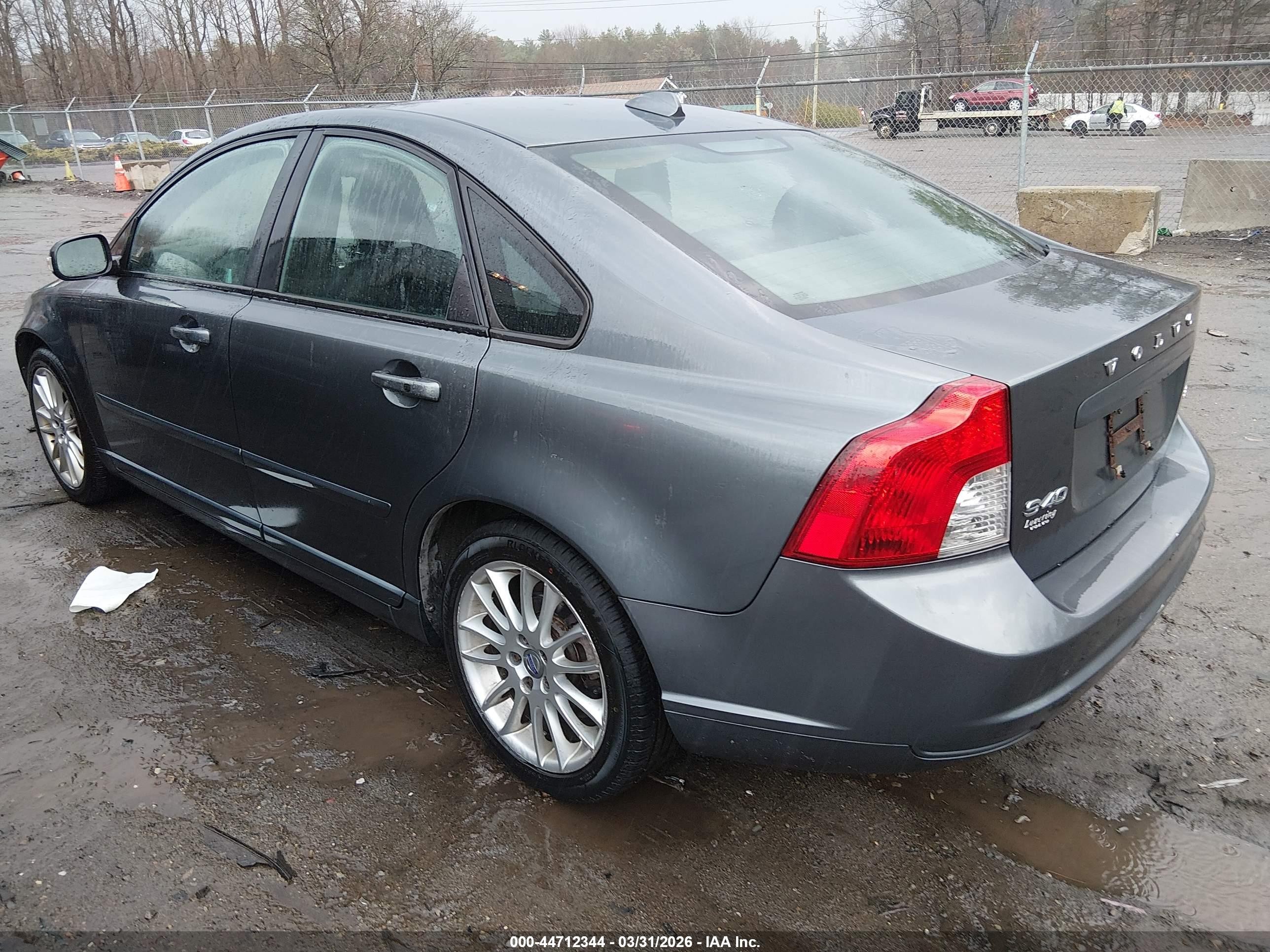 2010 Volvo S40 2.4i Gray vin: YV1390MS1A2504572