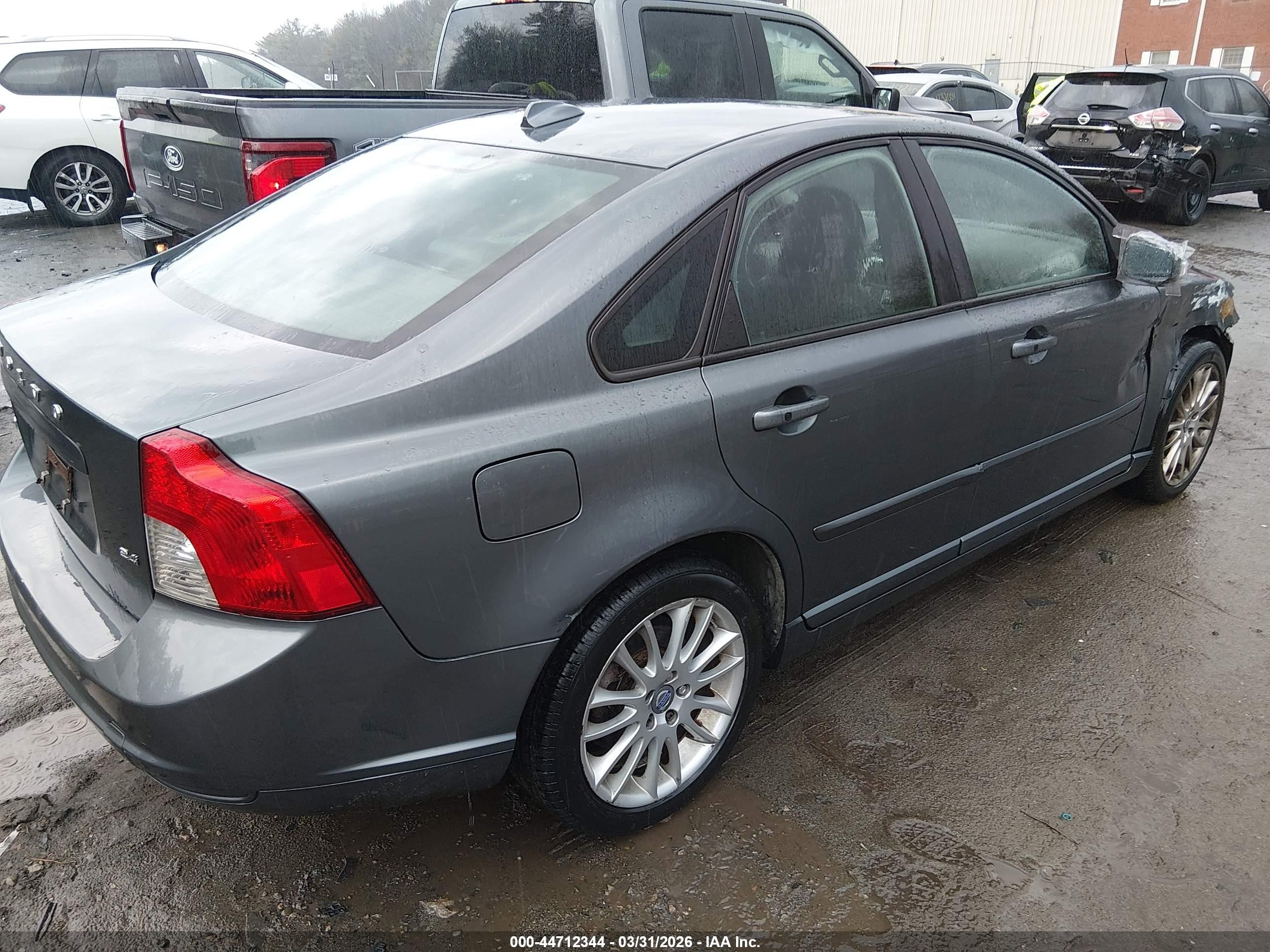 2010 Volvo S40 2.4i Gray vin: YV1390MS1A2504572