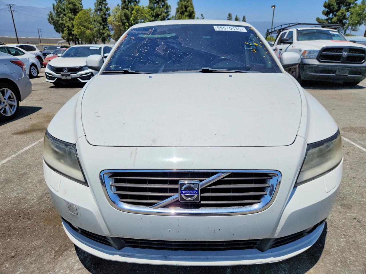 2010 Volvo S40 2.4i White vin: YV1390MS2A2487653