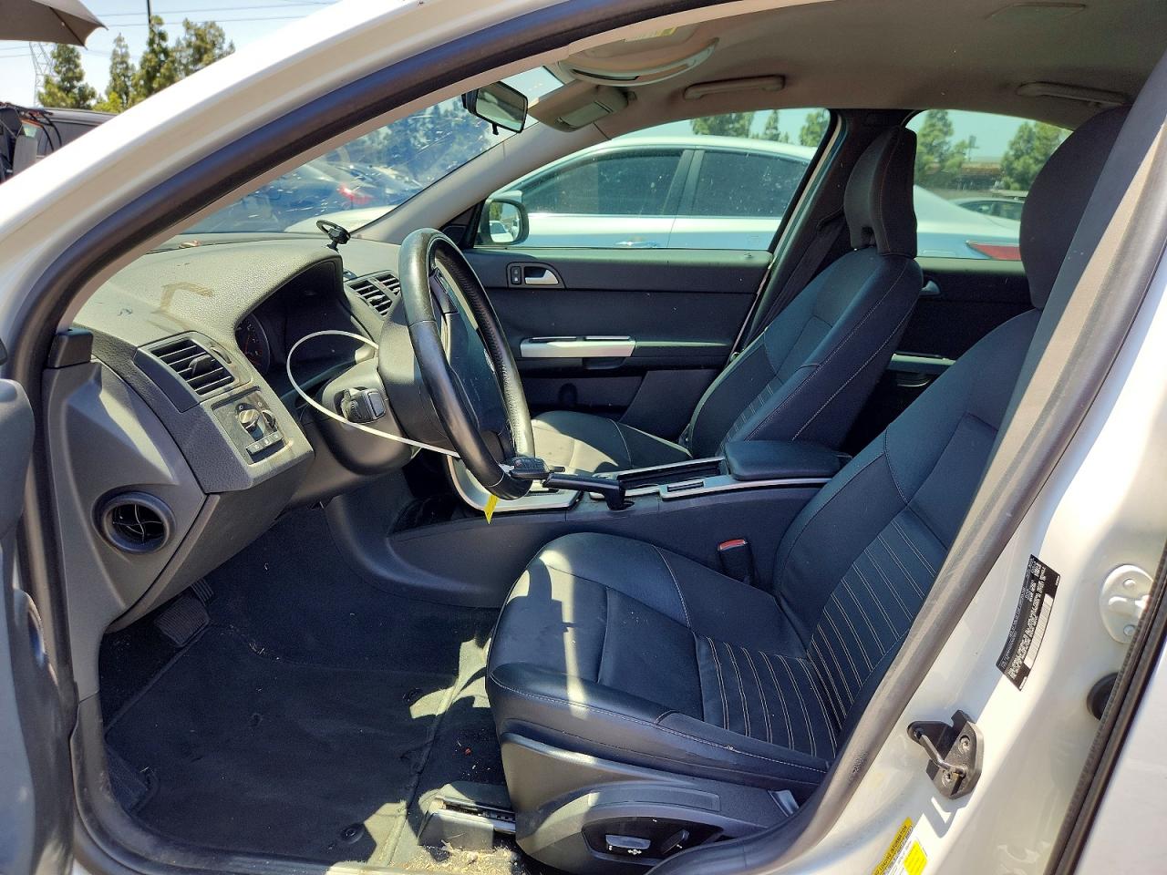 2010 Volvo S40 2.4i White vin: YV1390MS2A2487653