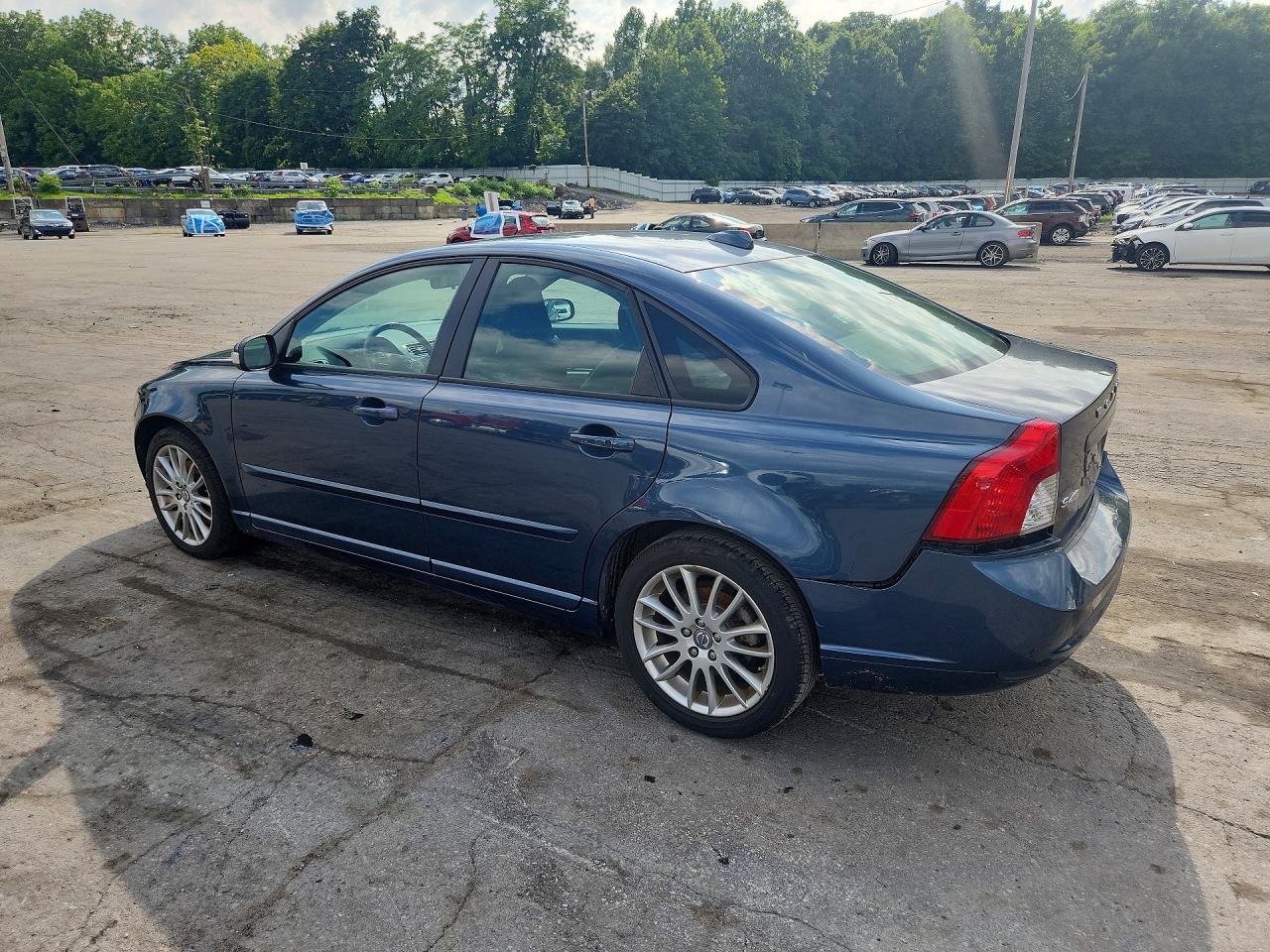 2010 Volvo S40 2.4i Blue vin: YV1390MS2A2499821