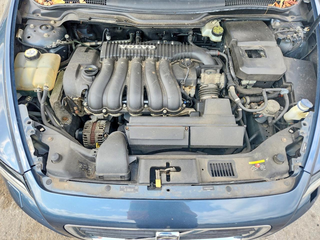 2010 Volvo S40 2.4i Blue vin: YV1390MS2A2499821