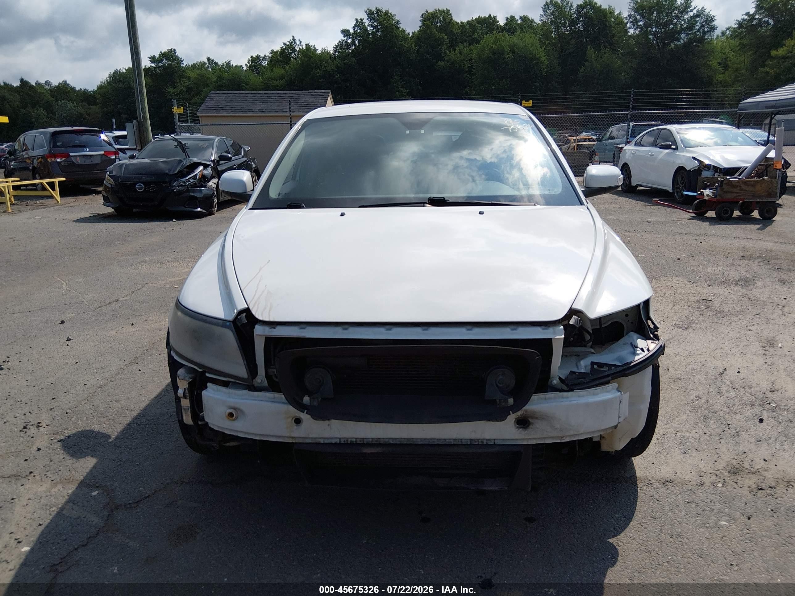 2010 Volvo S40 2.4i White vin: YV1390MS3A2508591