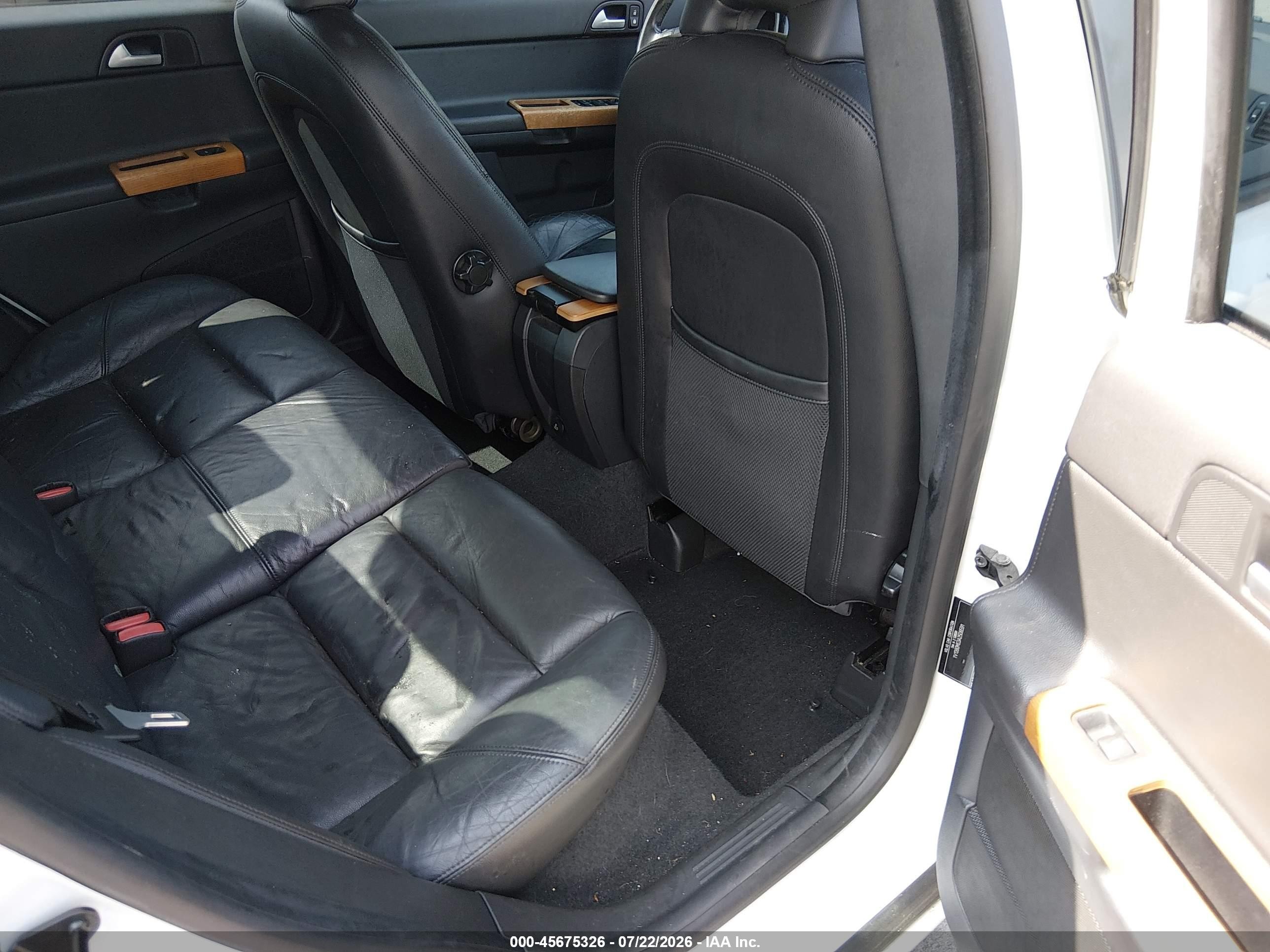2010 Volvo S40 2.4i White vin: YV1390MS3A2508591
