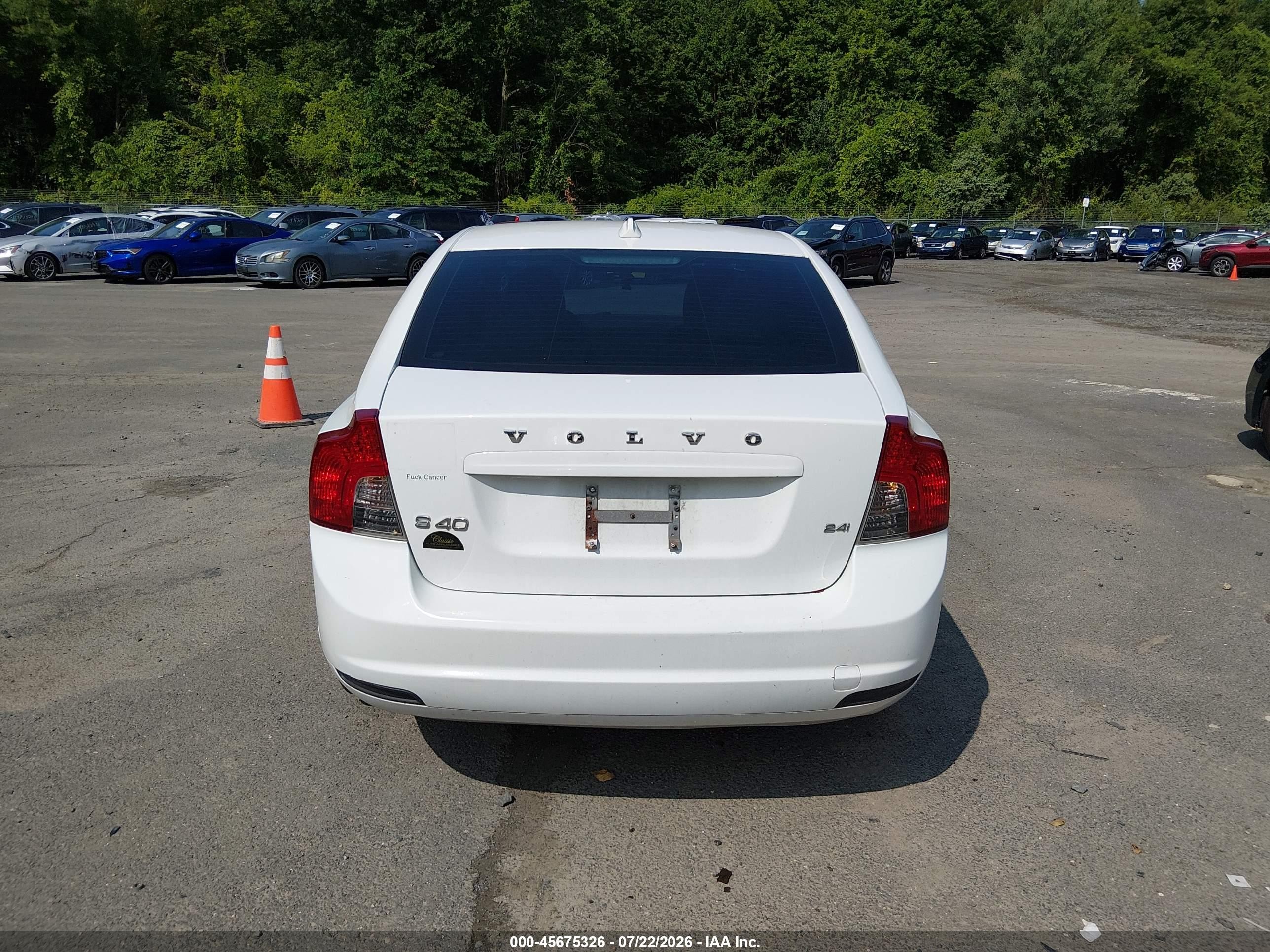 2010 Volvo S40 2.4i White vin: YV1390MS3A2508591