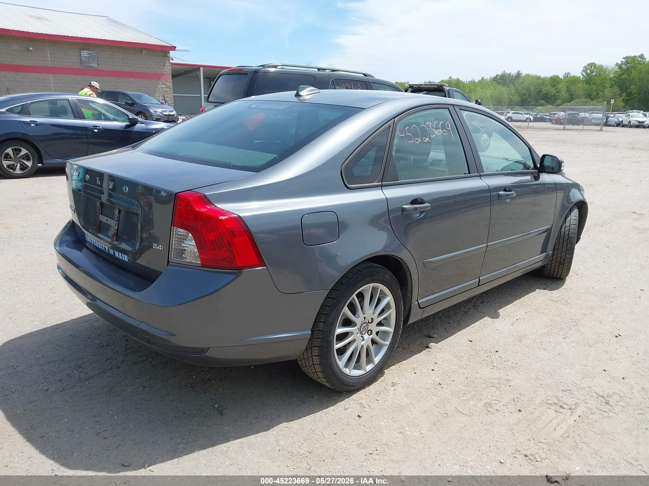 2010 Volvo S40 2.4i Gray vin: YV1390MS7A2490337