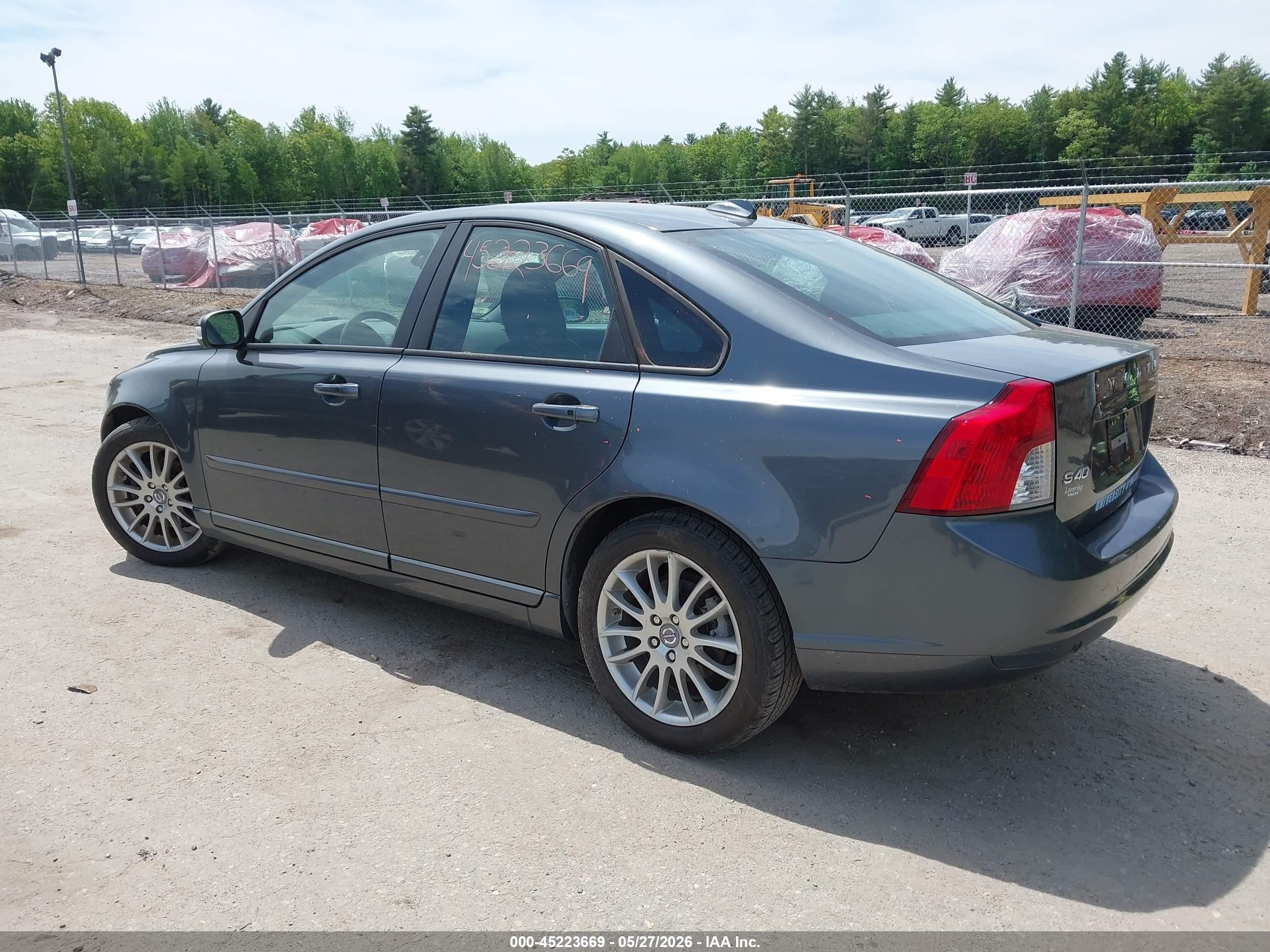 2010 Volvo S40 2.4i Gray vin: YV1390MS7A2490337