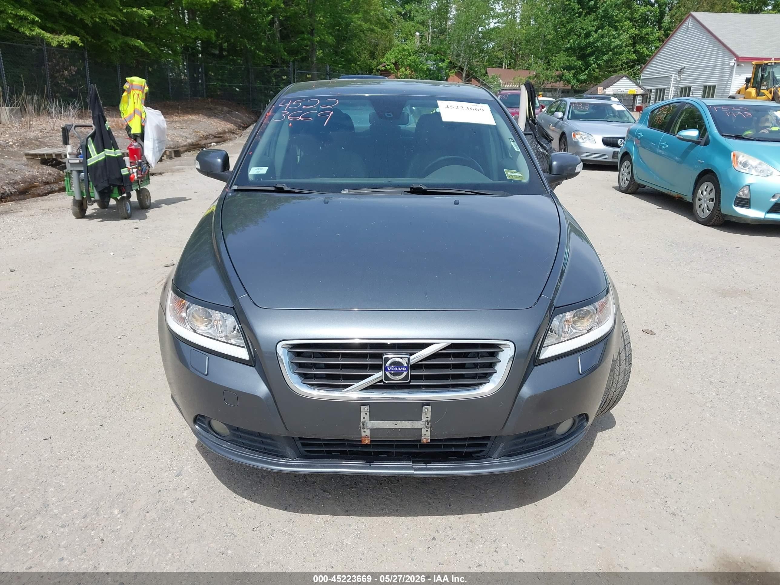 2010 Volvo S40 2.4i Gray vin: YV1390MS7A2490337