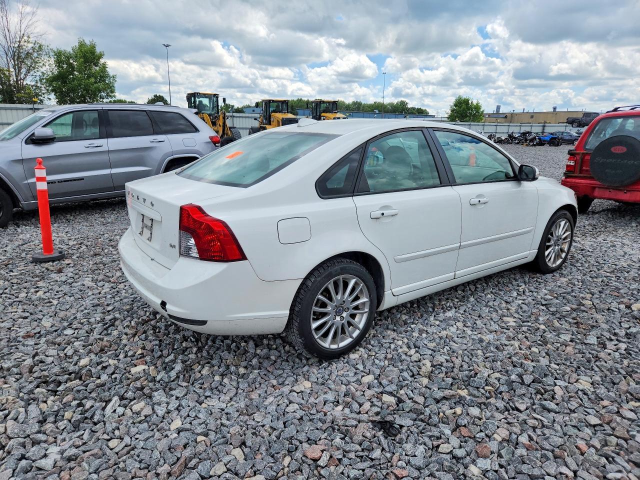 2010 Volvo S40 2.4i Silver vin: YV1390MS8A2510059