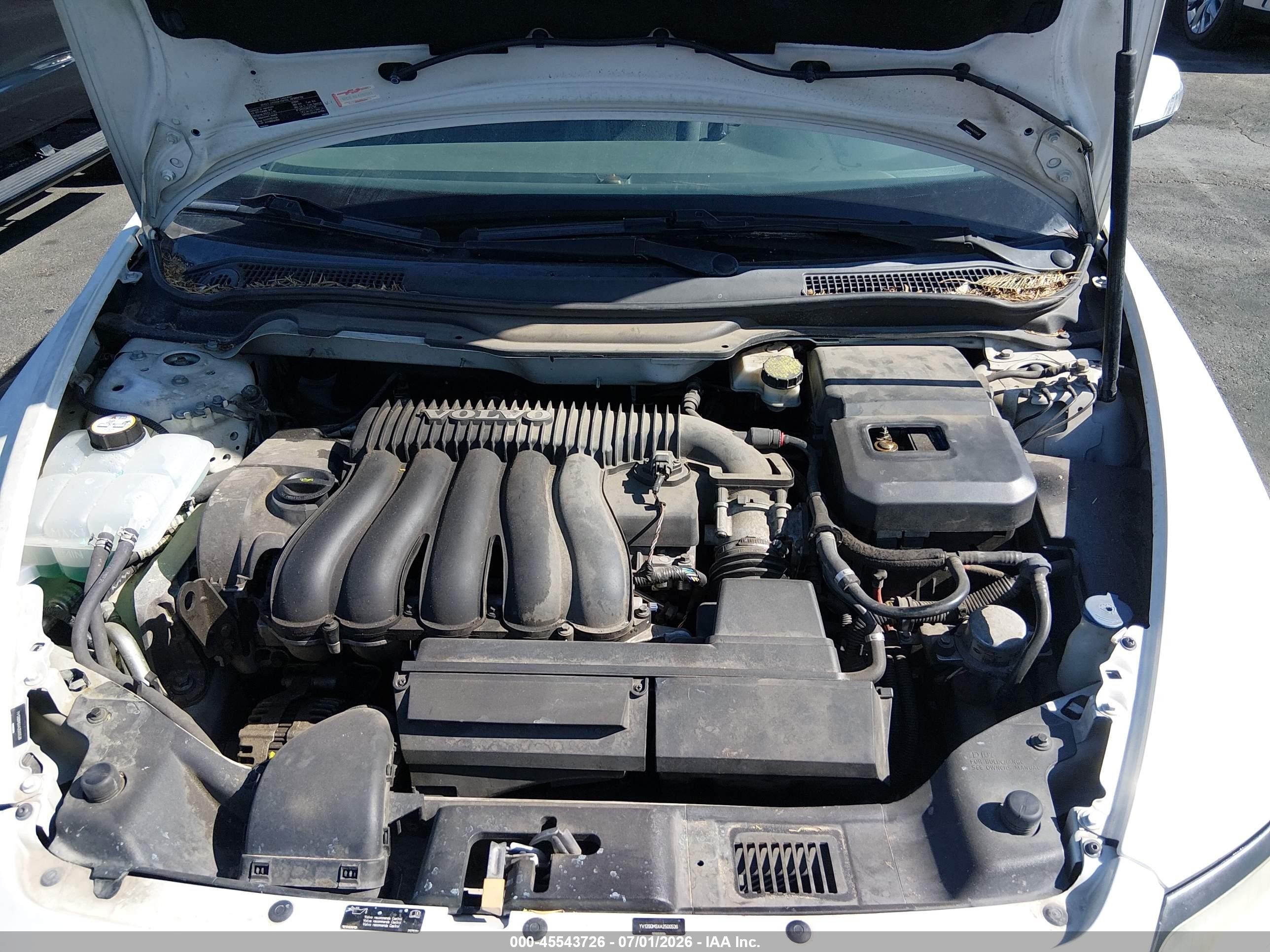 2010 Volvo S40 2.4i Белый vin: YV1390MSXA2500536