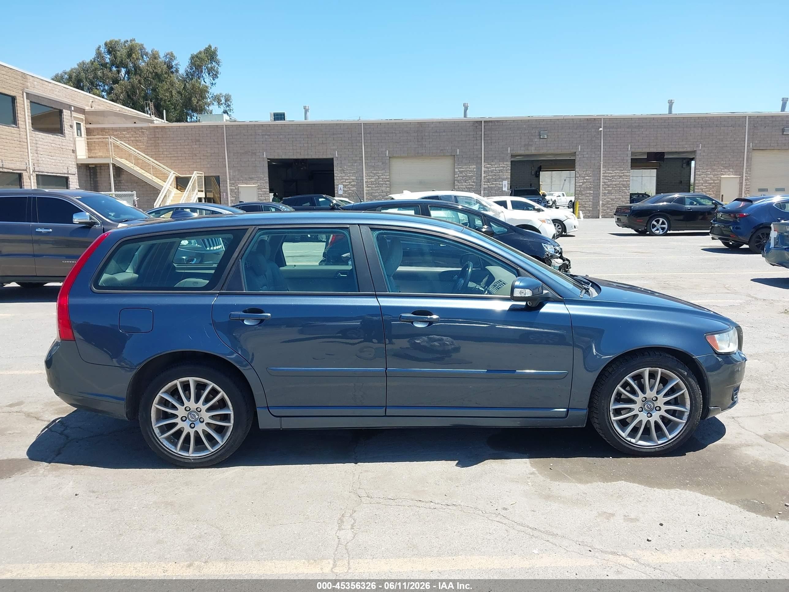 2010 Volvo V50 2.4i Blue vin: YV1390MW2A2540094