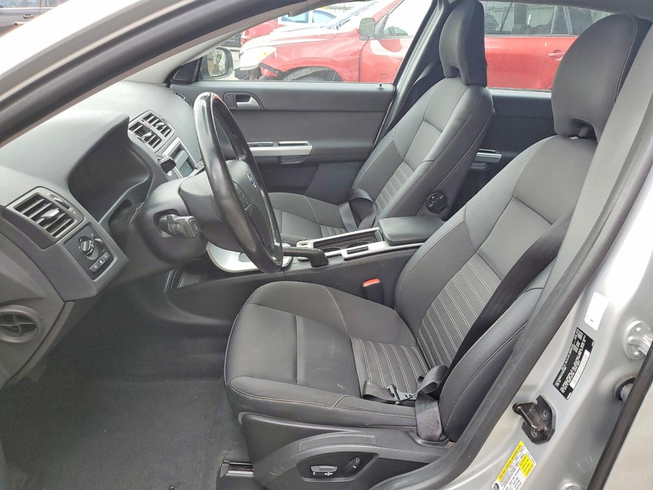 2010 Volvo V50 2.4i Silver vin: YV1390MW4A2573680