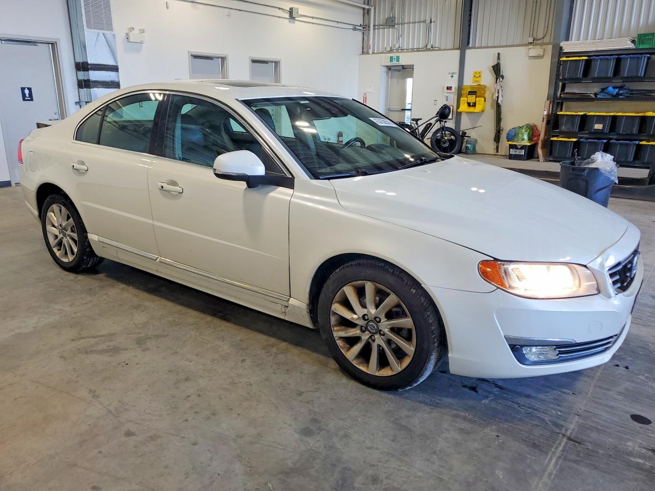 2015 Volvo S80 Premier+ White vin: YV140MAC0F1183544