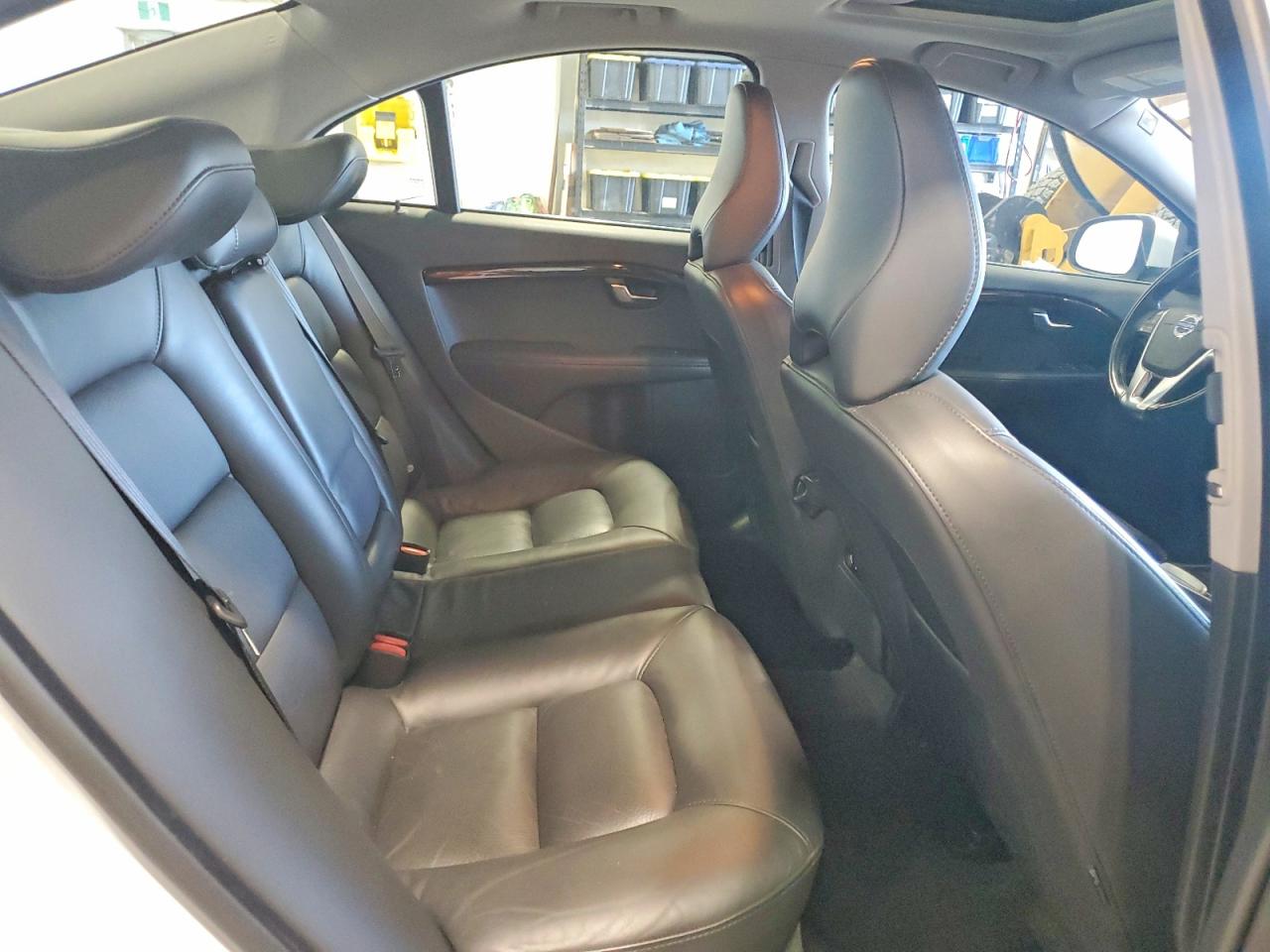 2015 Volvo S80 Premier+ White vin: YV140MAC0F1183544