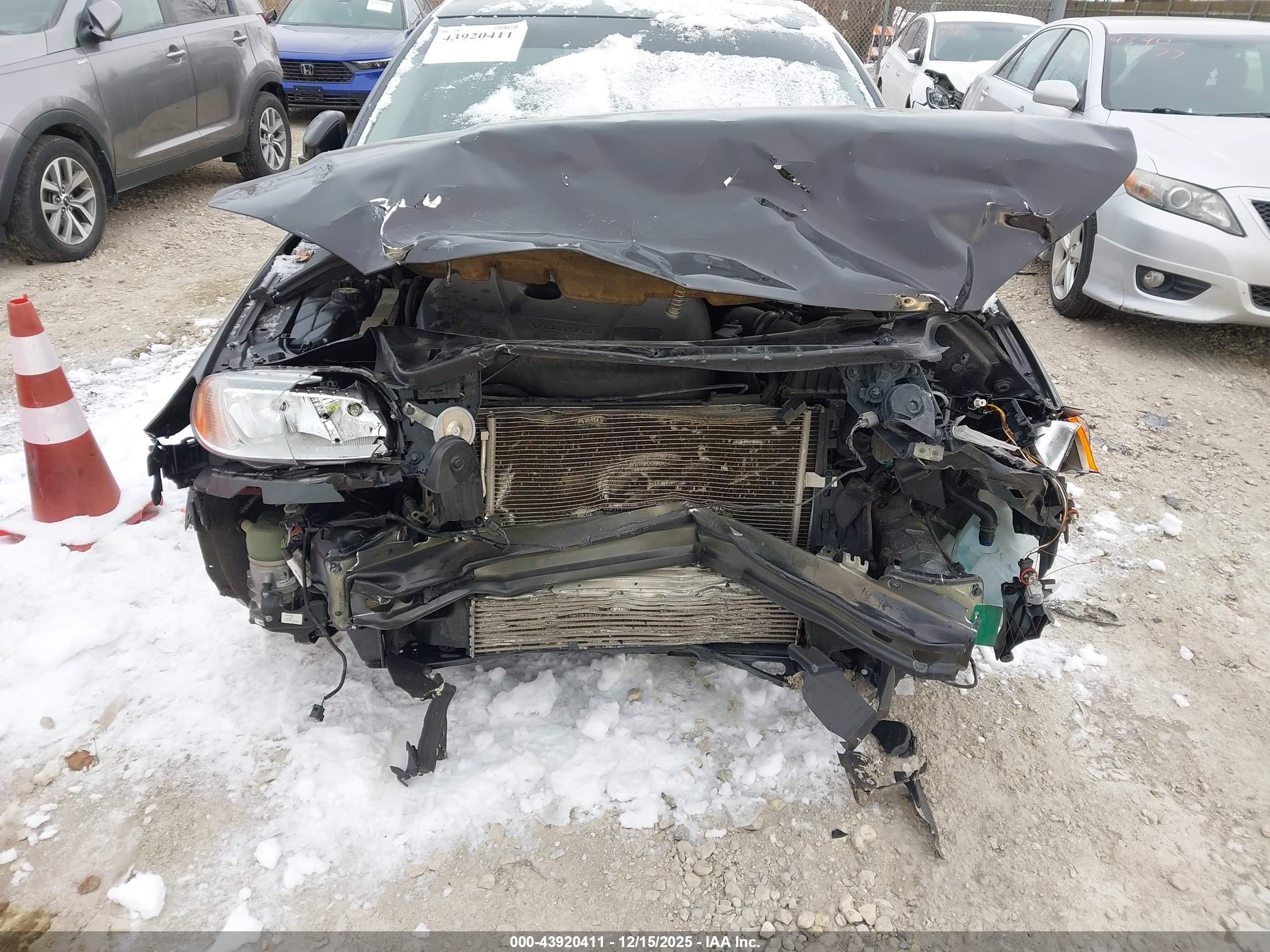 2016 Volvo S80 T5 Drive-e Черный vin: YV140MAK3G1197222