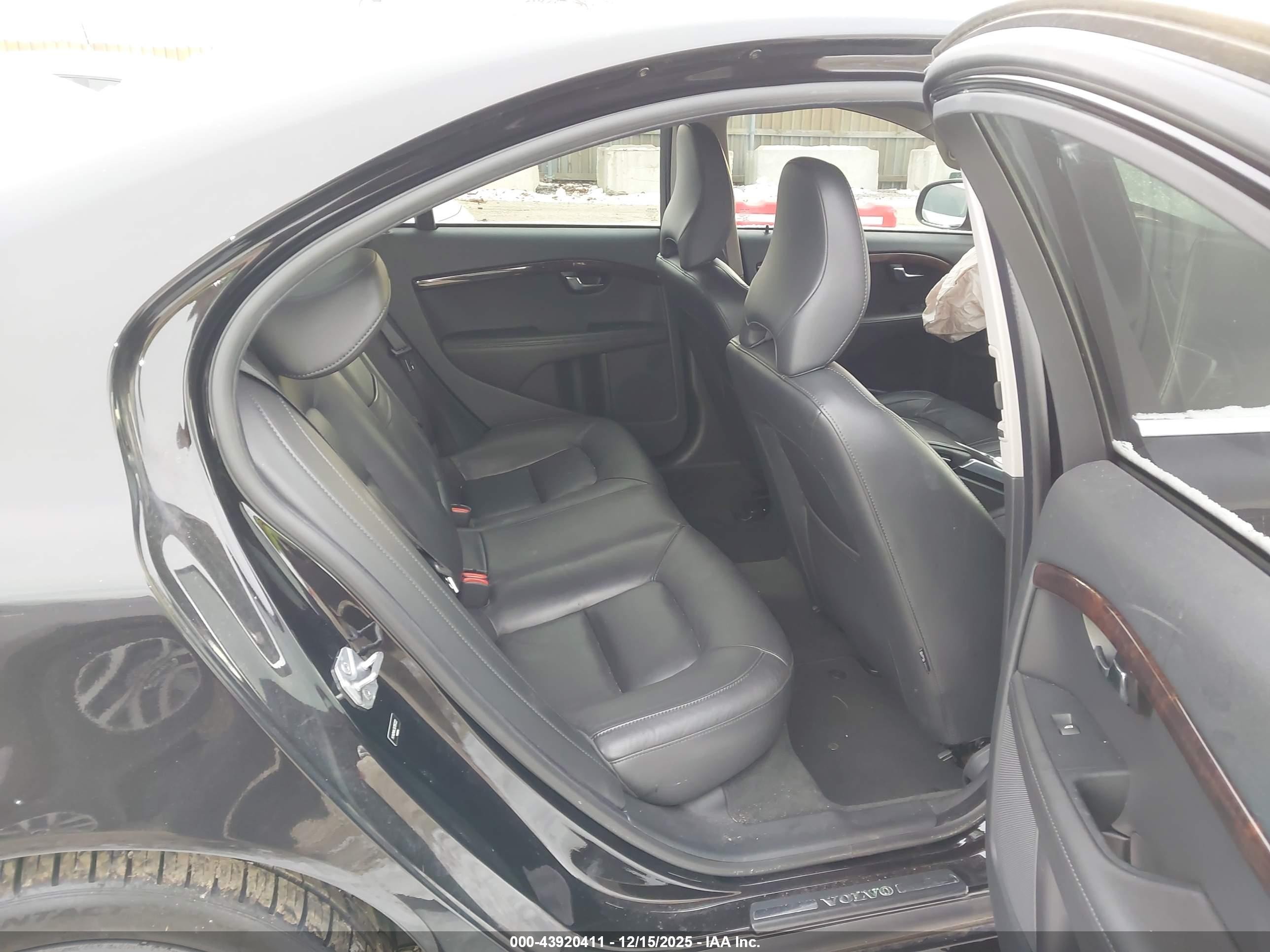 2016 Volvo S80 T5 Drive-e Черный vin: YV140MAK3G1197222