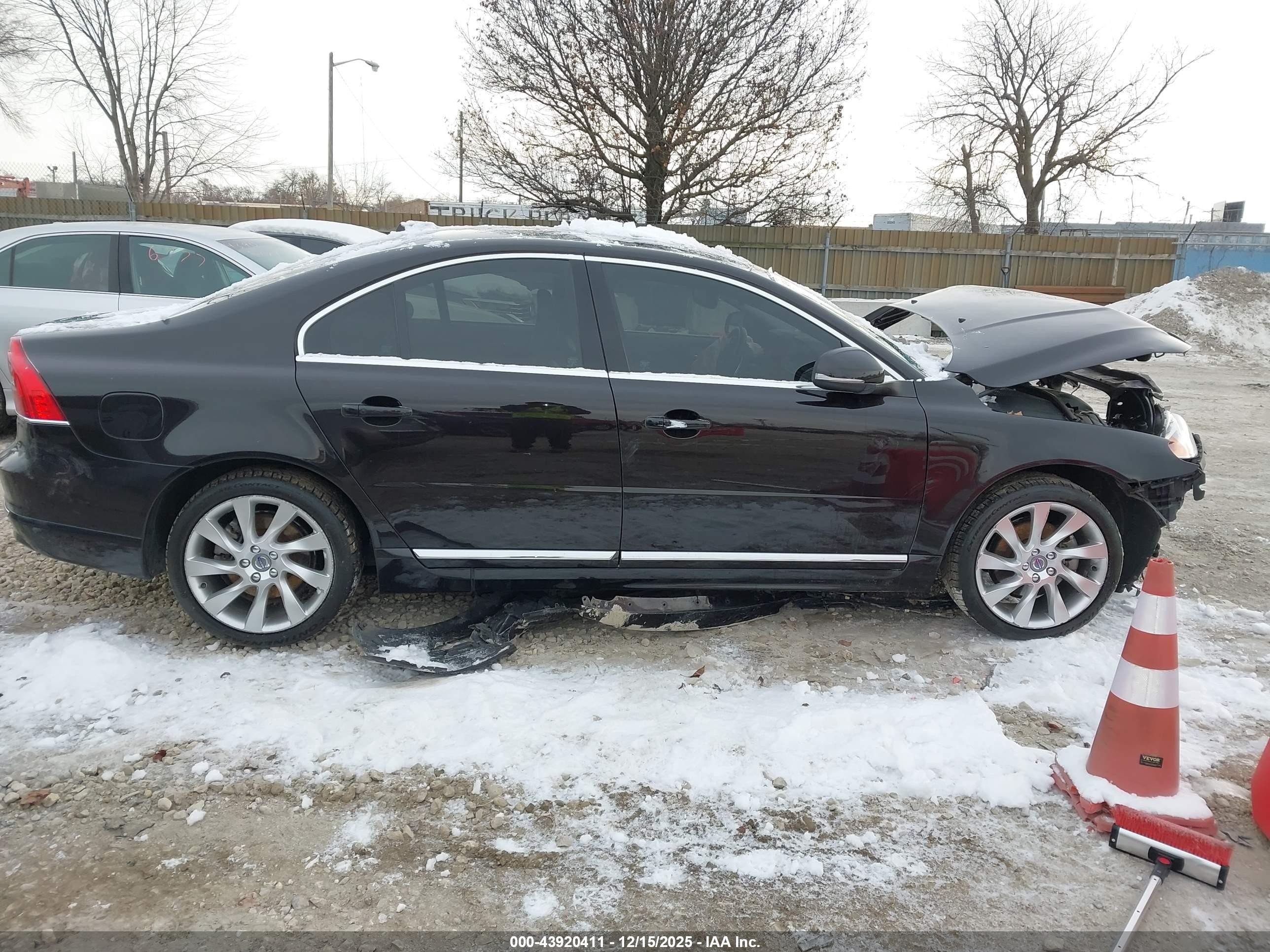 2016 Volvo S80 T5 Drive-e Черный vin: YV140MAK3G1197222