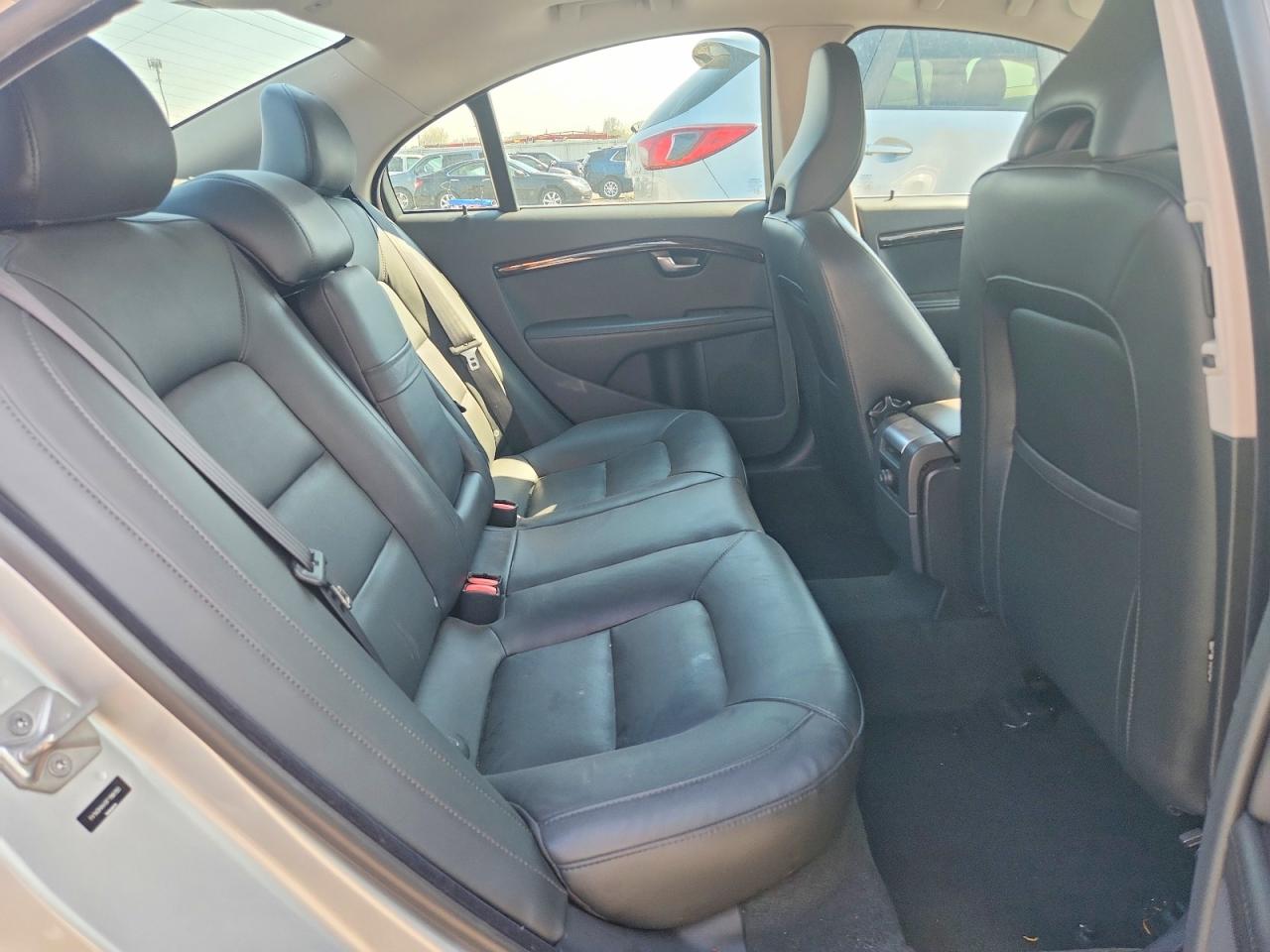 2015 Volvo S80 Premier Silver vin: YV140MAK6F1186150