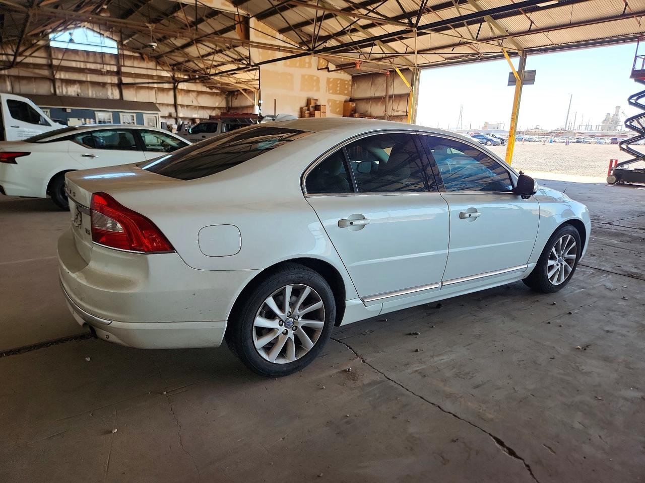 2015 Volvo S80 Premier Белый vin: YV140MAK8F1186795