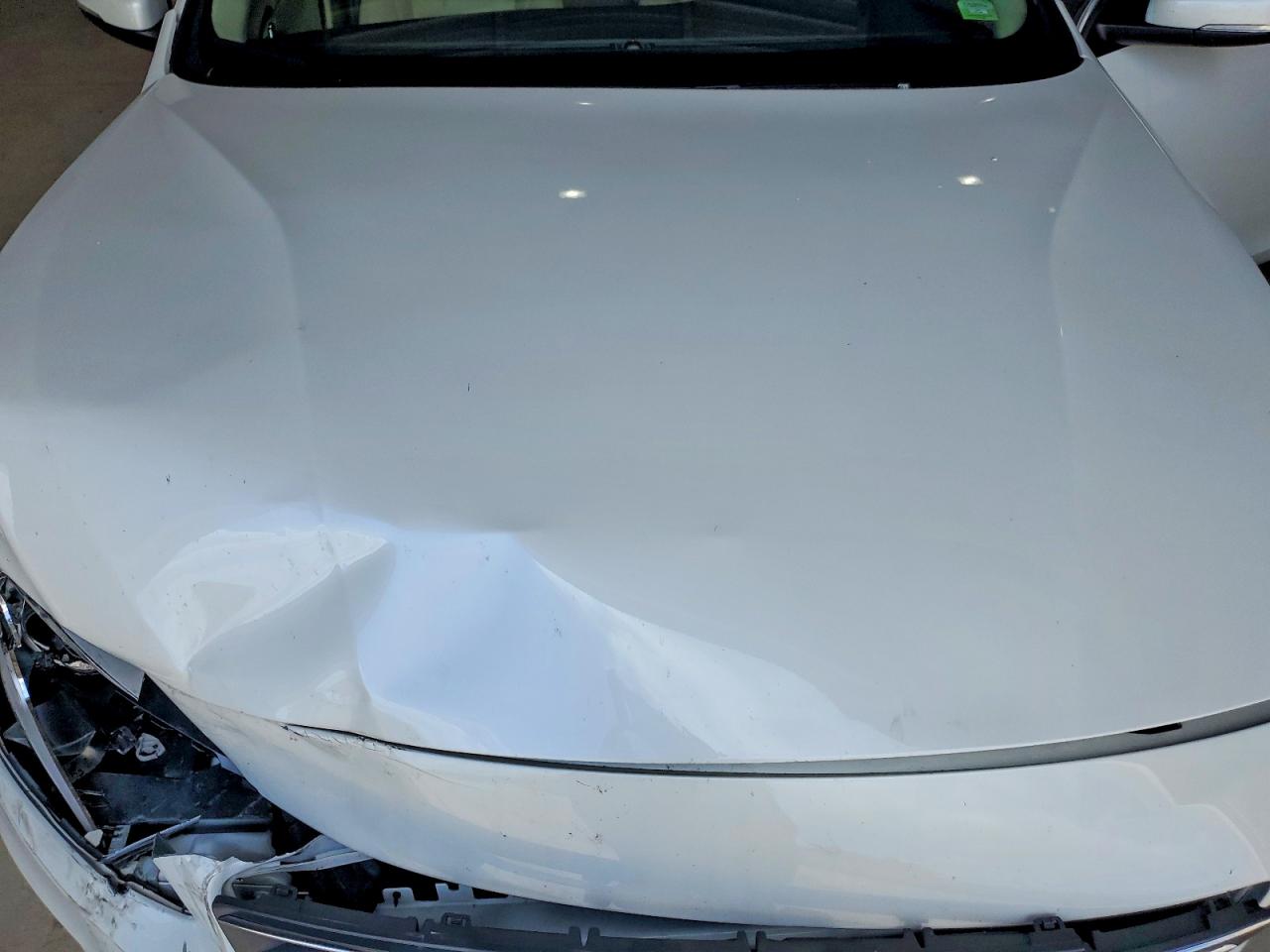 2015 Volvo V60 Premier White vin: YV140MEB4F1207572