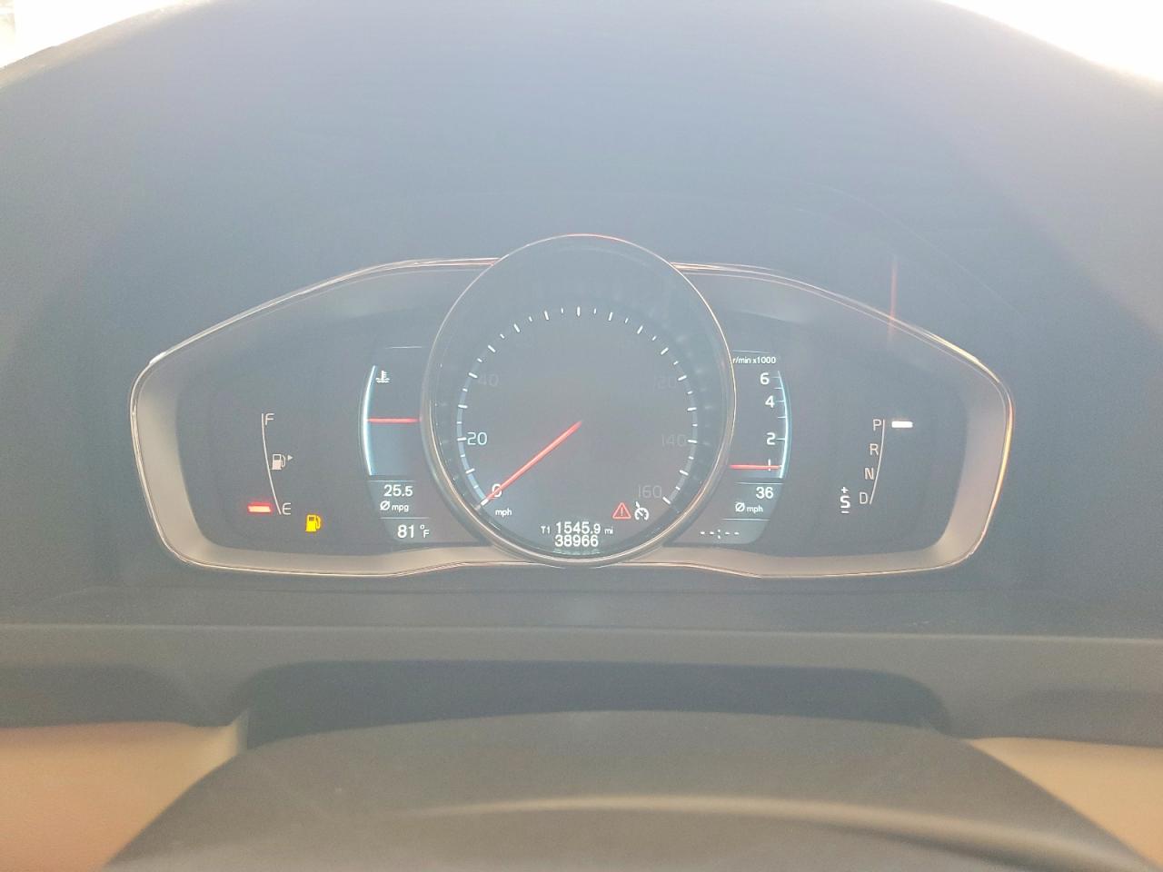 2015 Volvo V60 Premier White vin: YV140MEB4F1207572
