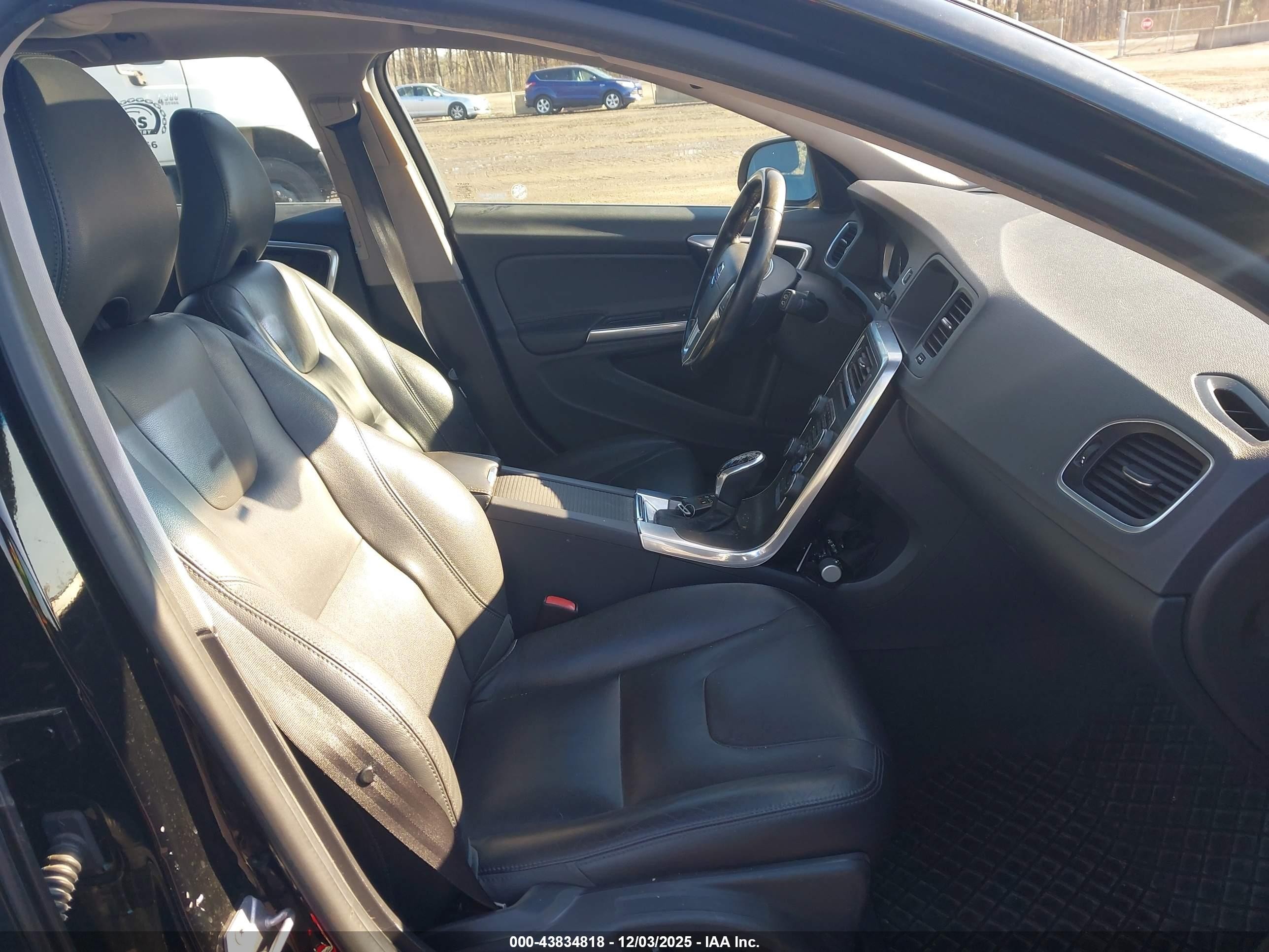 2015 Volvo V60 T5 Premier Black vin: YV140MEB5F1207676