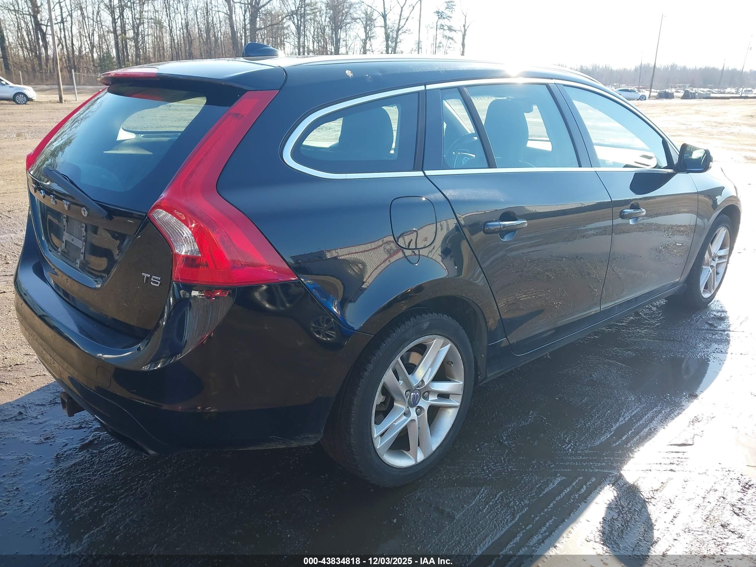 2015 Volvo V60 T5 Premier Black vin: YV140MEB5F1207676