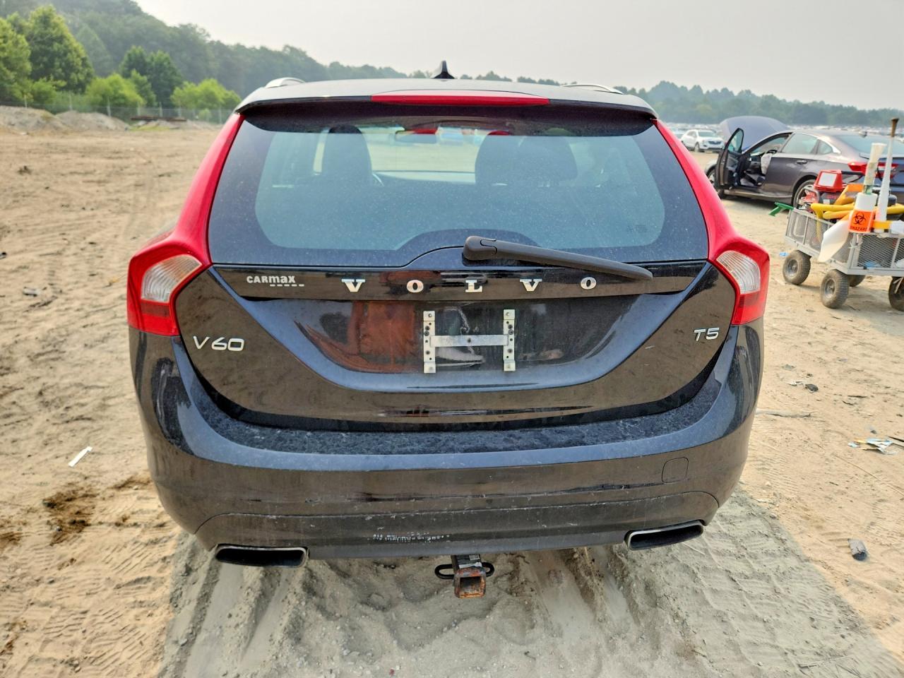 2015 Volvo V60 Premier Black vin: YV140MEB5F1207676
