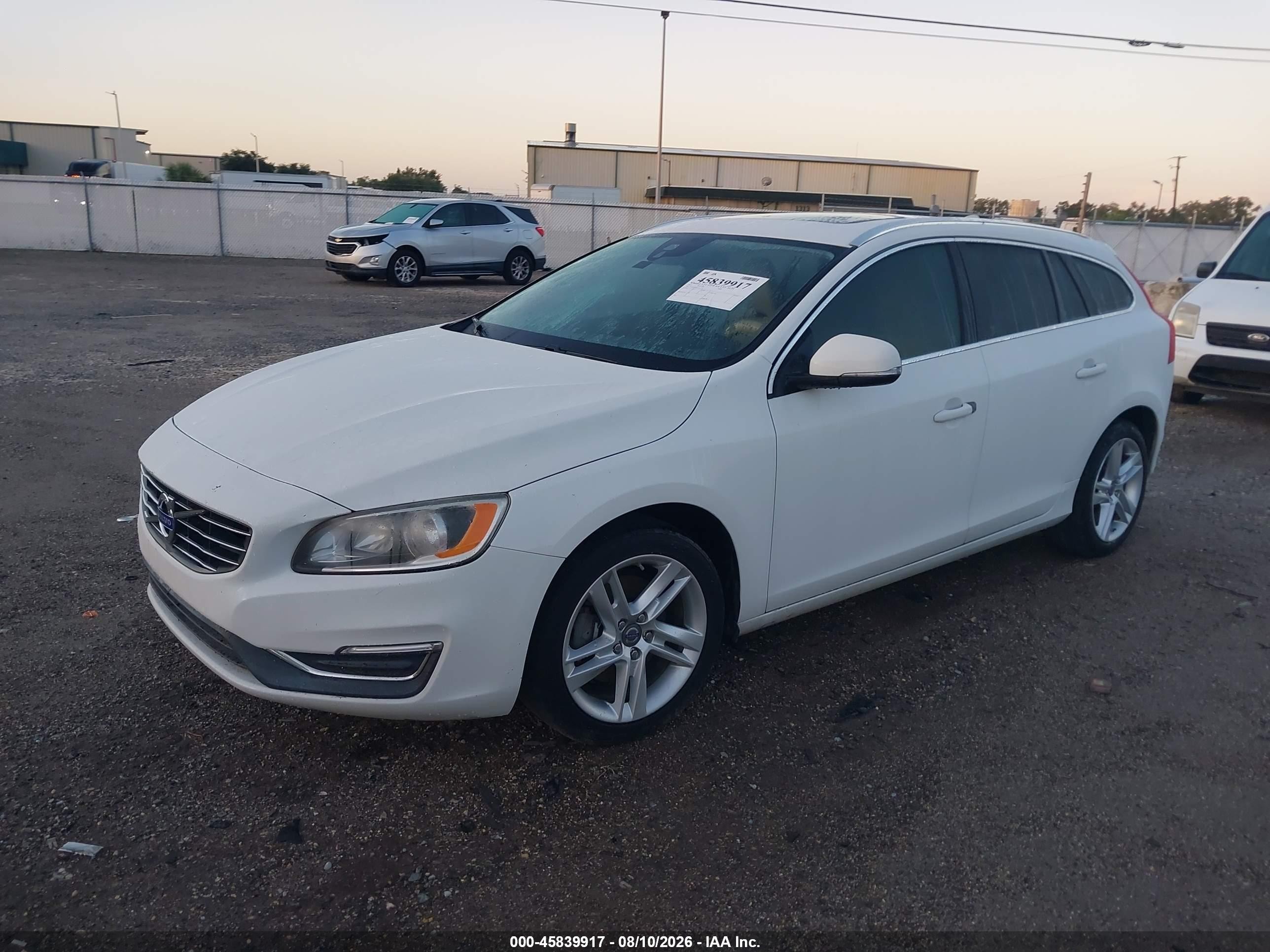 2015 Volvo V60 T5 Premier White vin: YV140MEB5F1213574