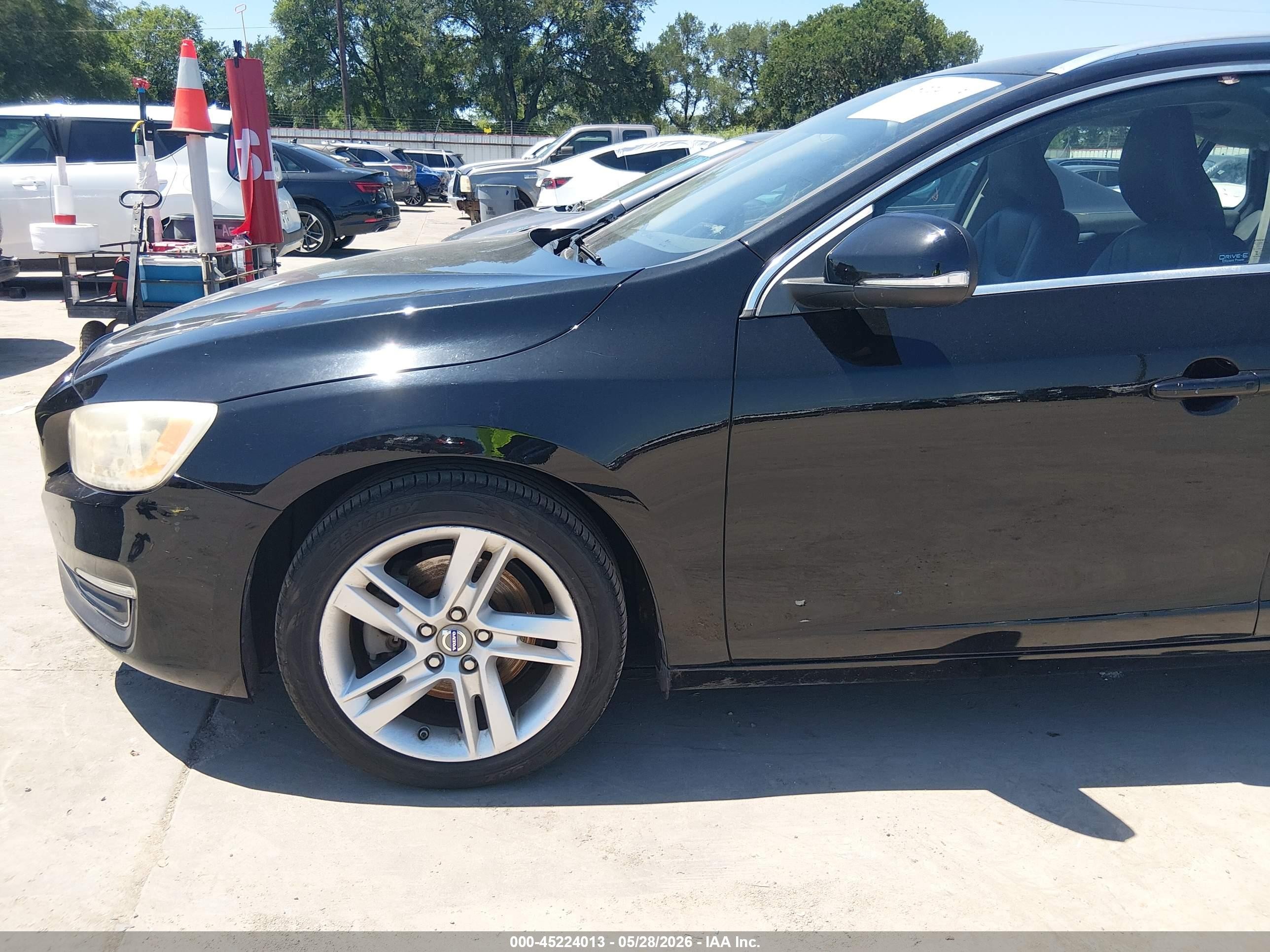 2015 Volvo V60 T5 Premier Black vin: YV140MEB6F1207654