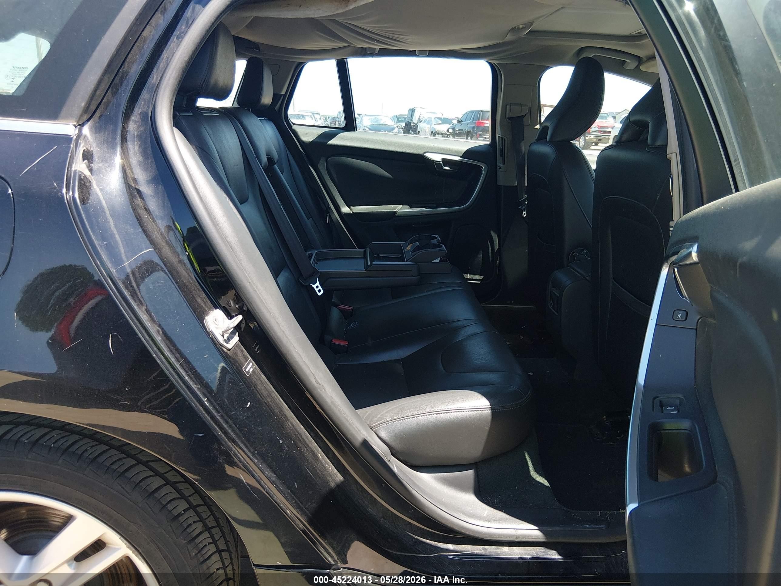 2015 Volvo V60 T5 Premier Black vin: YV140MEB6F1207654