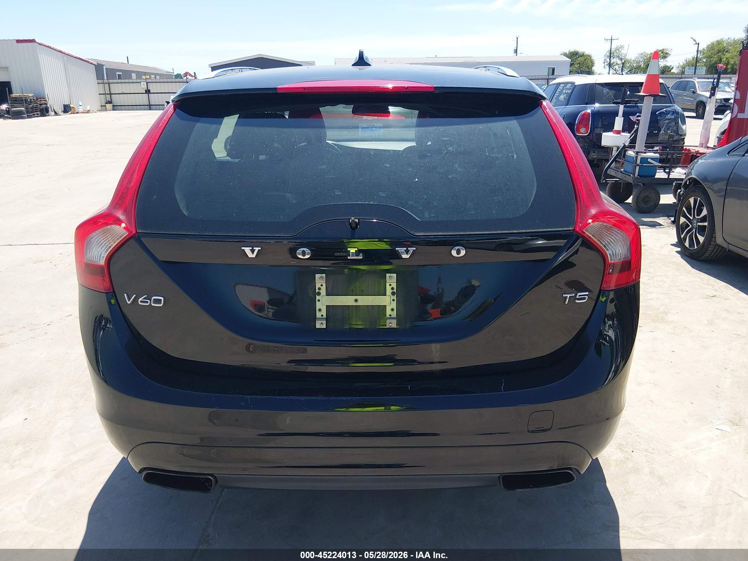 2015 Volvo V60 T5 Premier Black vin: YV140MEB6F1207654