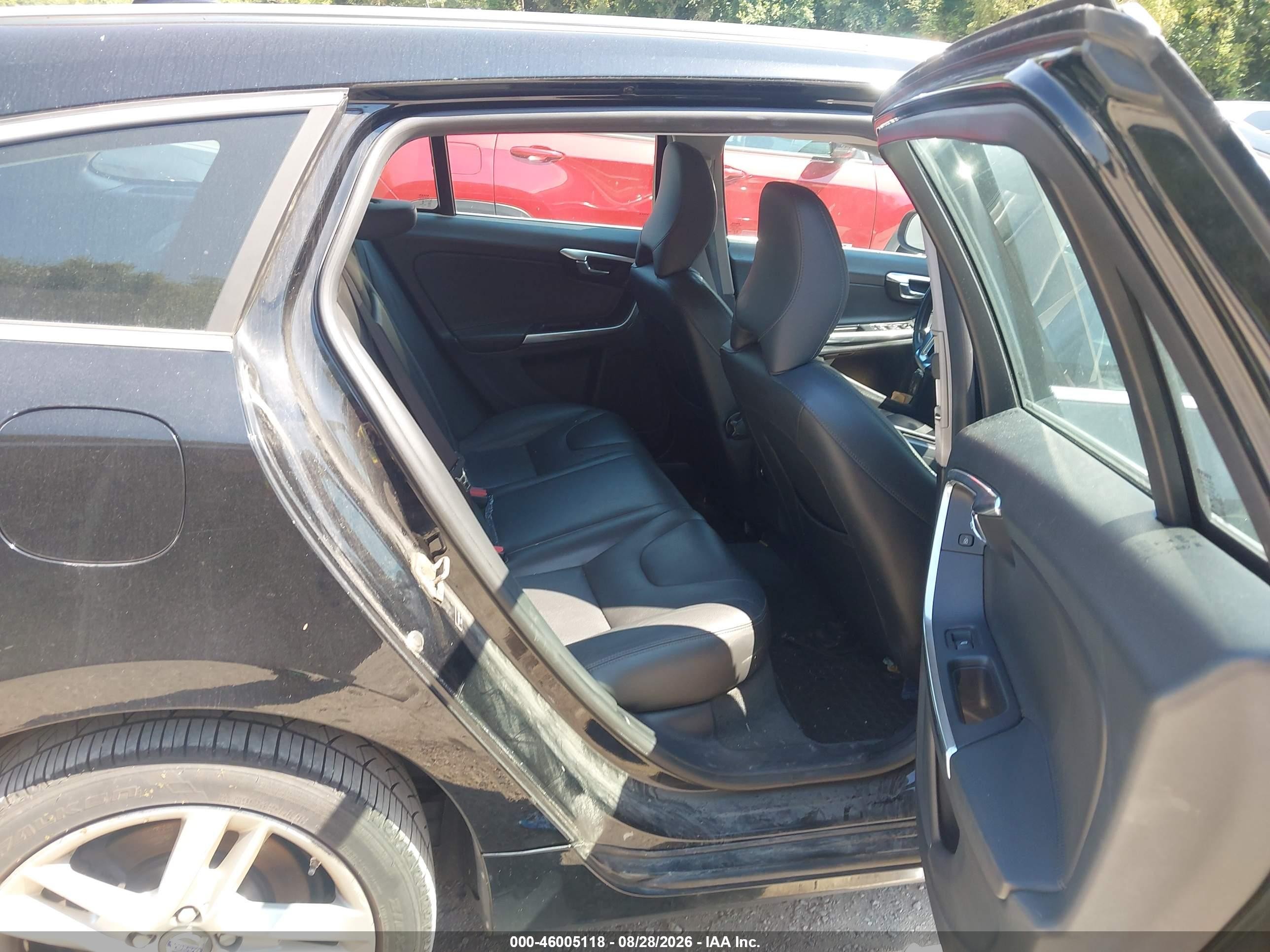 2015 Volvo V60 T5 Premier Black vin: YV140MEB7F1207680