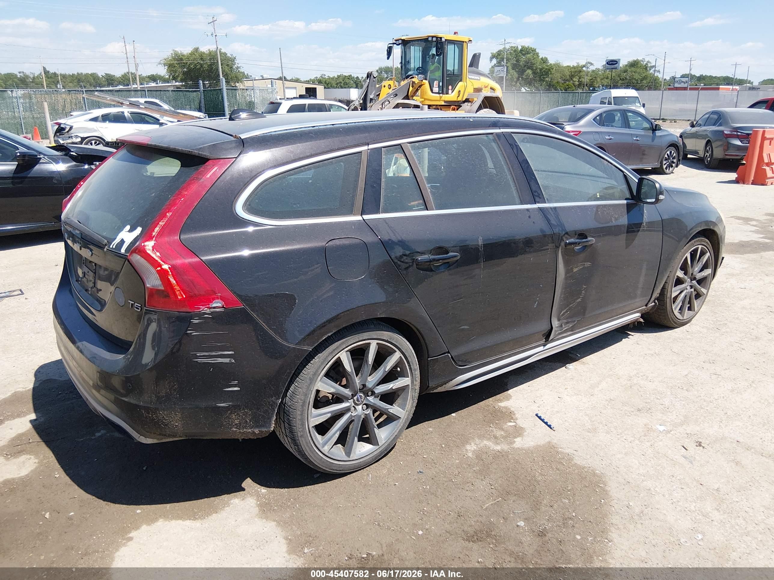 2015 Volvo V60 T5 Premier Black vin: YV140MEBXF1187506