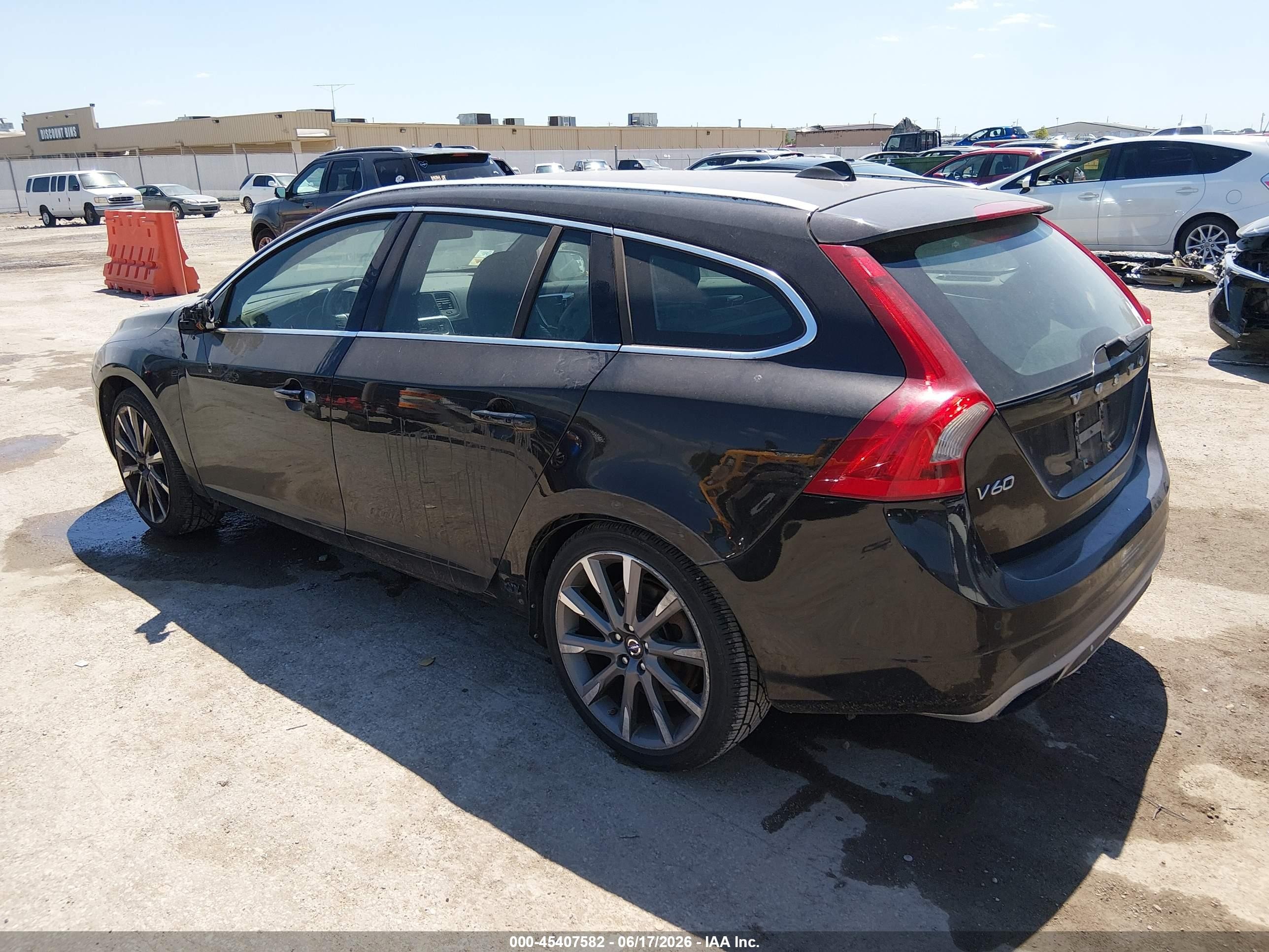 2015 Volvo V60 T5 Premier Black vin: YV140MEBXF1187506