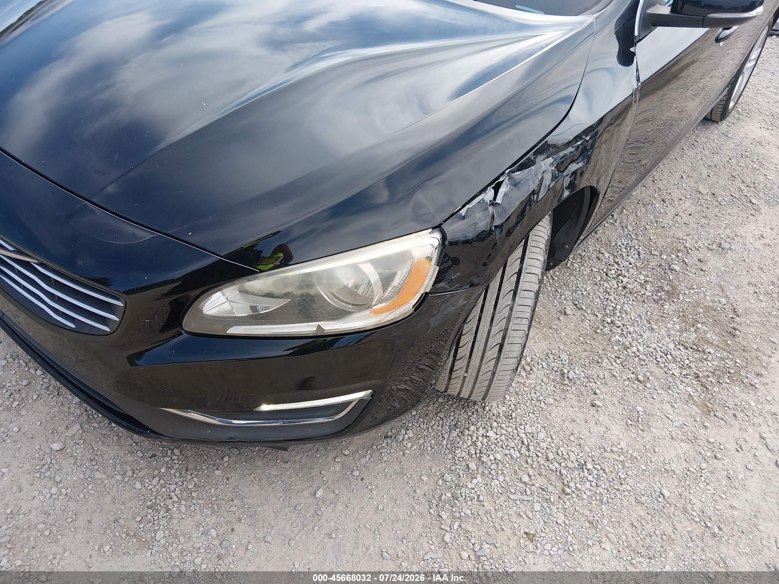 2015 Volvo V60 T5 Premier Black vin: YV140MEBXF1207429